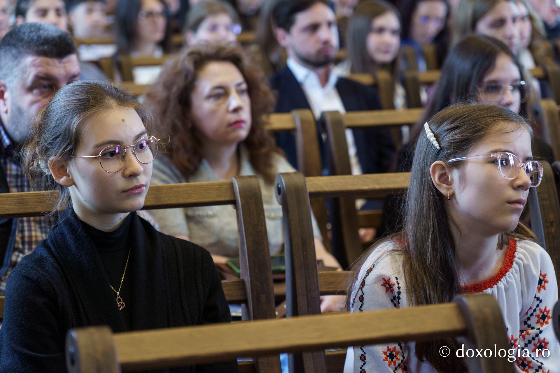 Recunoaștere pentru excelență: elevii olimpici, recompensați de Arhiepiscopia Iașilor