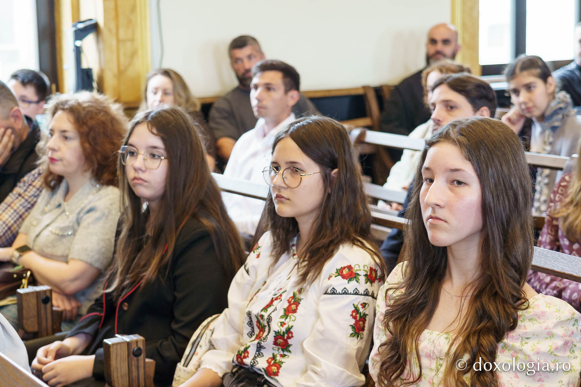 Recunoaștere pentru excelență: elevii olimpici, recompensați de Arhiepiscopia Iașilor