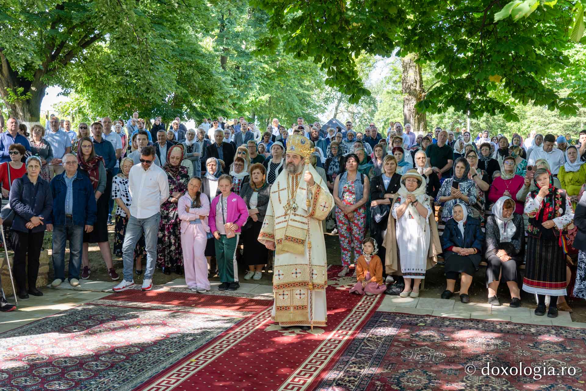 „Viața sfinților ne îndeamnă să ne încredințăm Domnului”, a transmis PS Nichifor Botoșăneanul credincioșilor veniți la hramul Mănăstirii Bucium