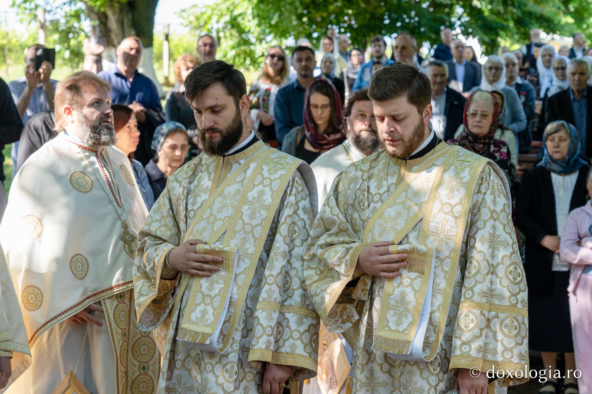 „Viața sfinților ne îndeamnă să ne încredințăm Domnului”, a transmis PS Nichifor Botoșăneanul credincioșilor veniți la hramul Mănăstirii Bucium