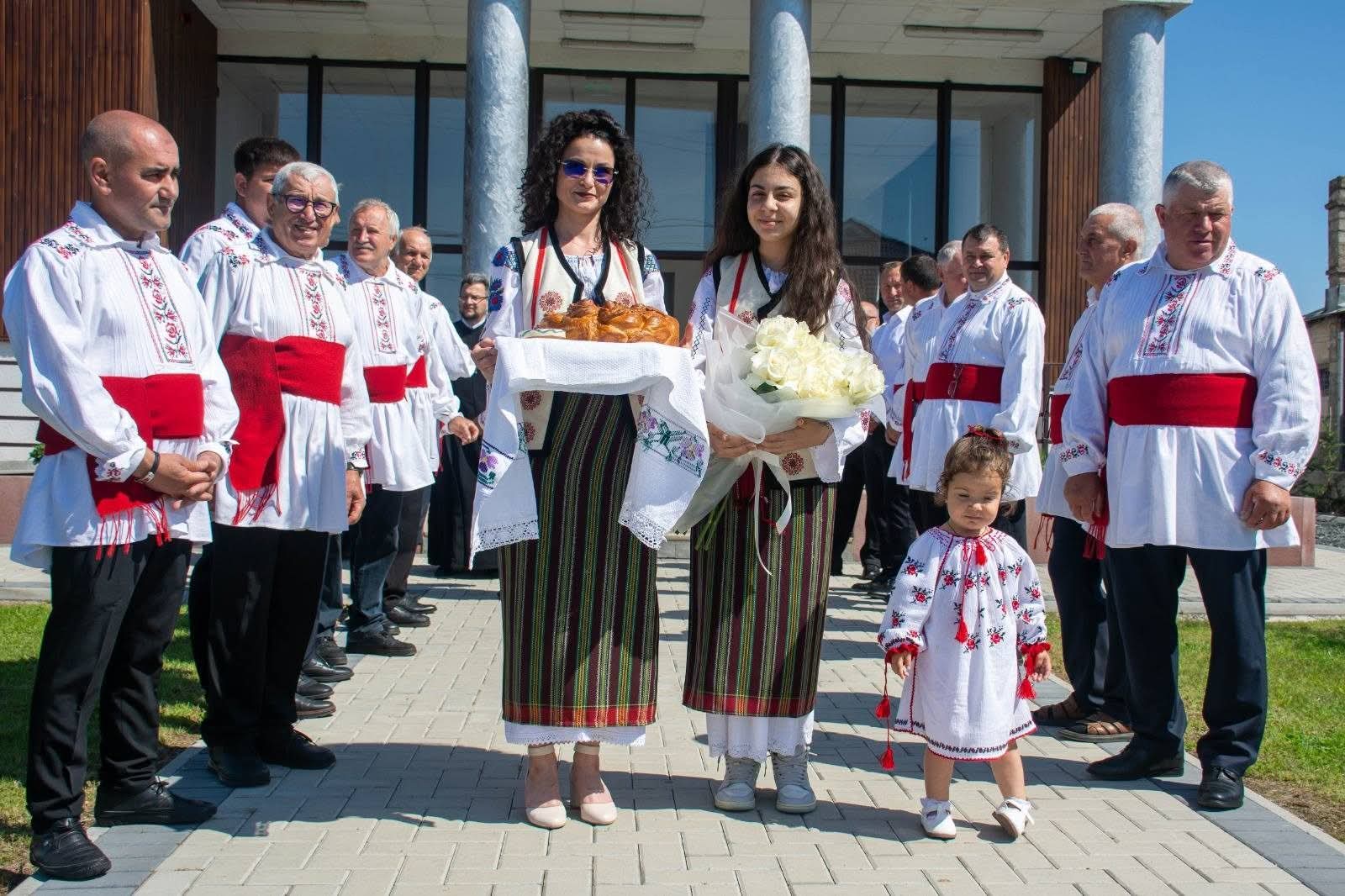 PS Nichifor Botoșăneanul, alături de profesorii și participanții Concursului „Angela Grigoraș” din Barcea