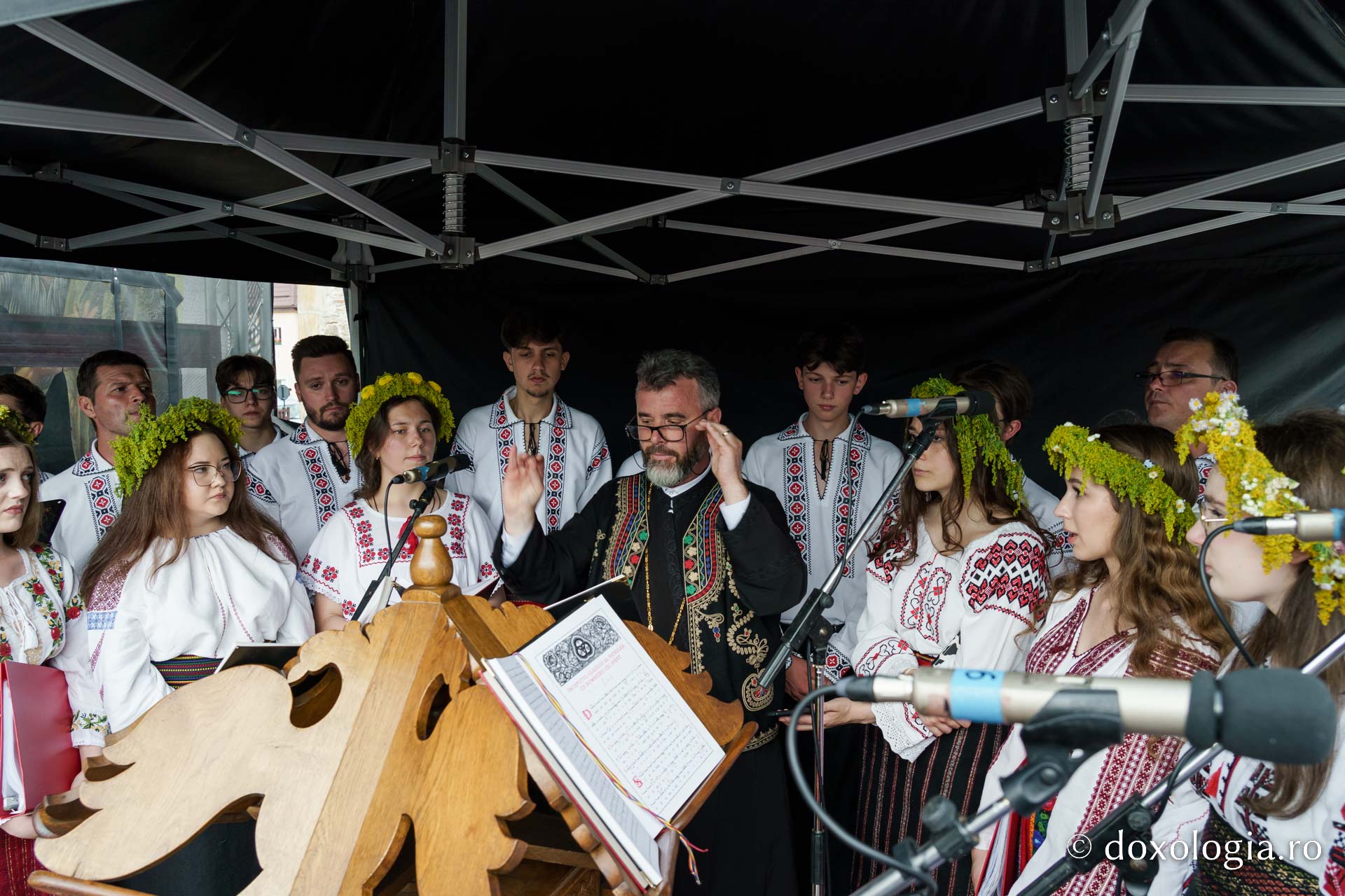 Sfântul Cuvios Cleopa de la Sihăstria, purtat în procesiune la hramul municipiului Piatra Neamț