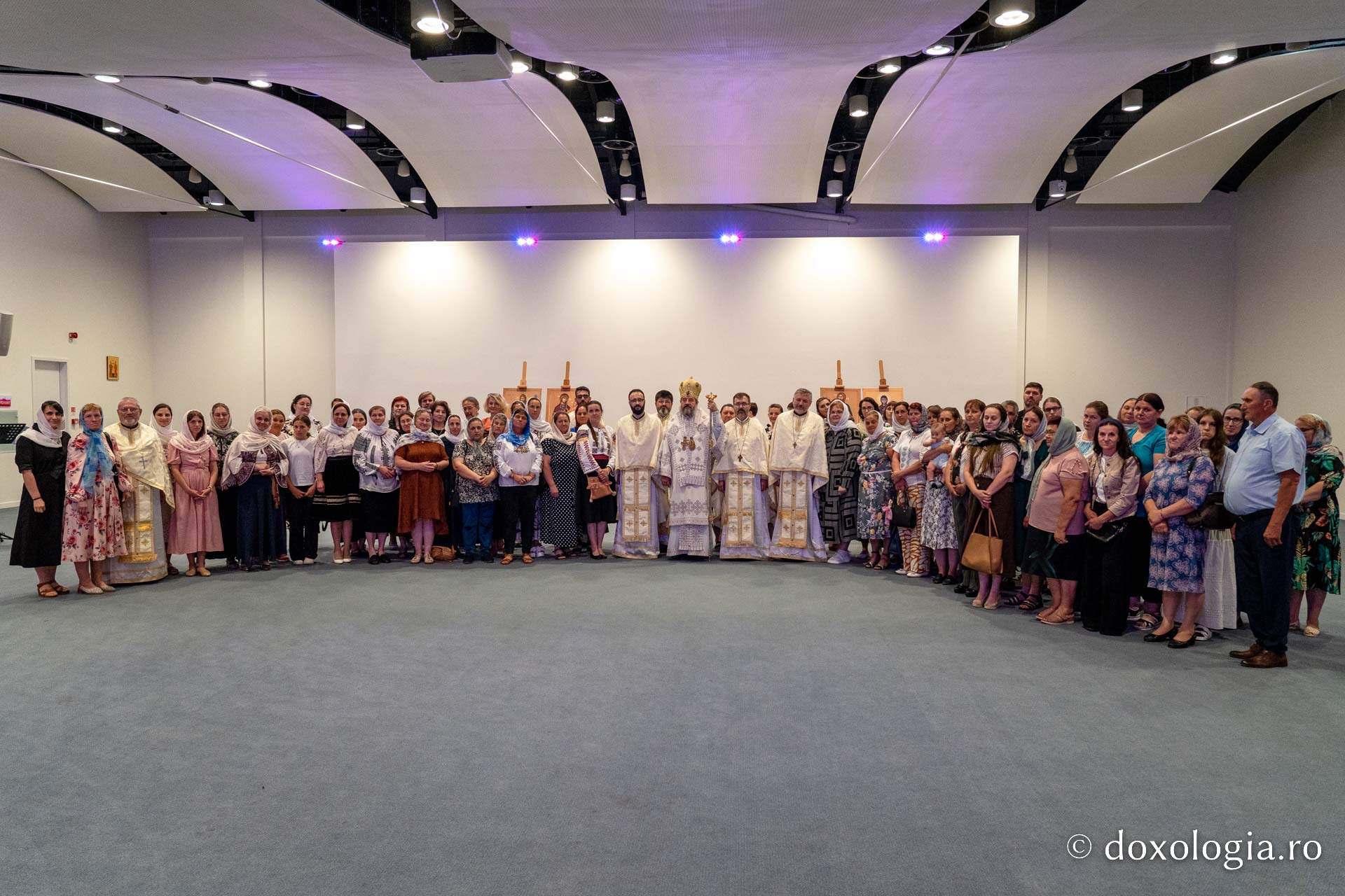 Mamele cu mulți copii din județele Iași, Botoșani și Neamț s-au reîntâlnit într-o ediție aniversară „Cu dragoste pentru mame”
