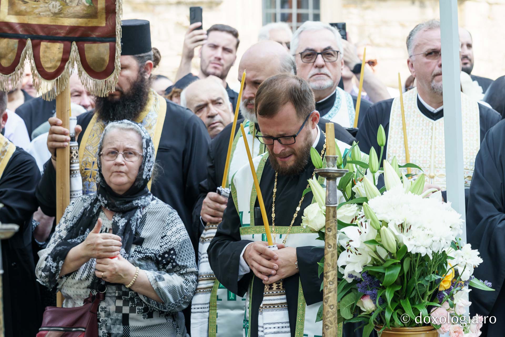 Emilian Arhiereul a fost înmormântat la Mănăstirea Neamț: „El rămâne prezent între pământeni prin faptele sale de iubire milostivă și smerită, de ajutorare a semenilor în nevoi și în necazuri”