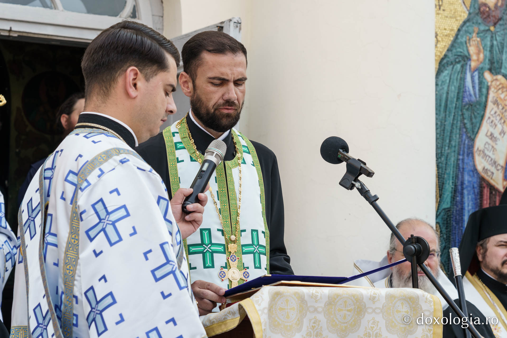 Emilian Arhiereul a fost înmormântat la Mănăstirea Neamț: „El rămâne prezent între pământeni prin faptele sale de iubire milostivă și smerită, de ajutorare a semenilor în nevoi și în necazuri”