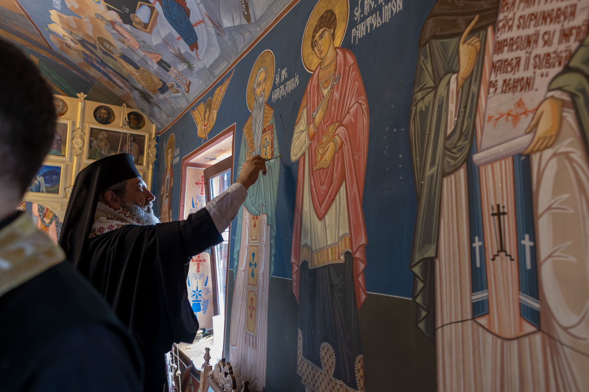 Biserica Parohiei „Sfânta Treime” din Pădureni a fost resfințită de Preasfințitul Părinte Nichifor Botoșăneanul