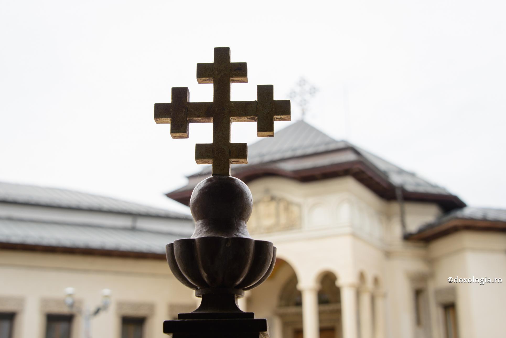 Crucea Patriarhala