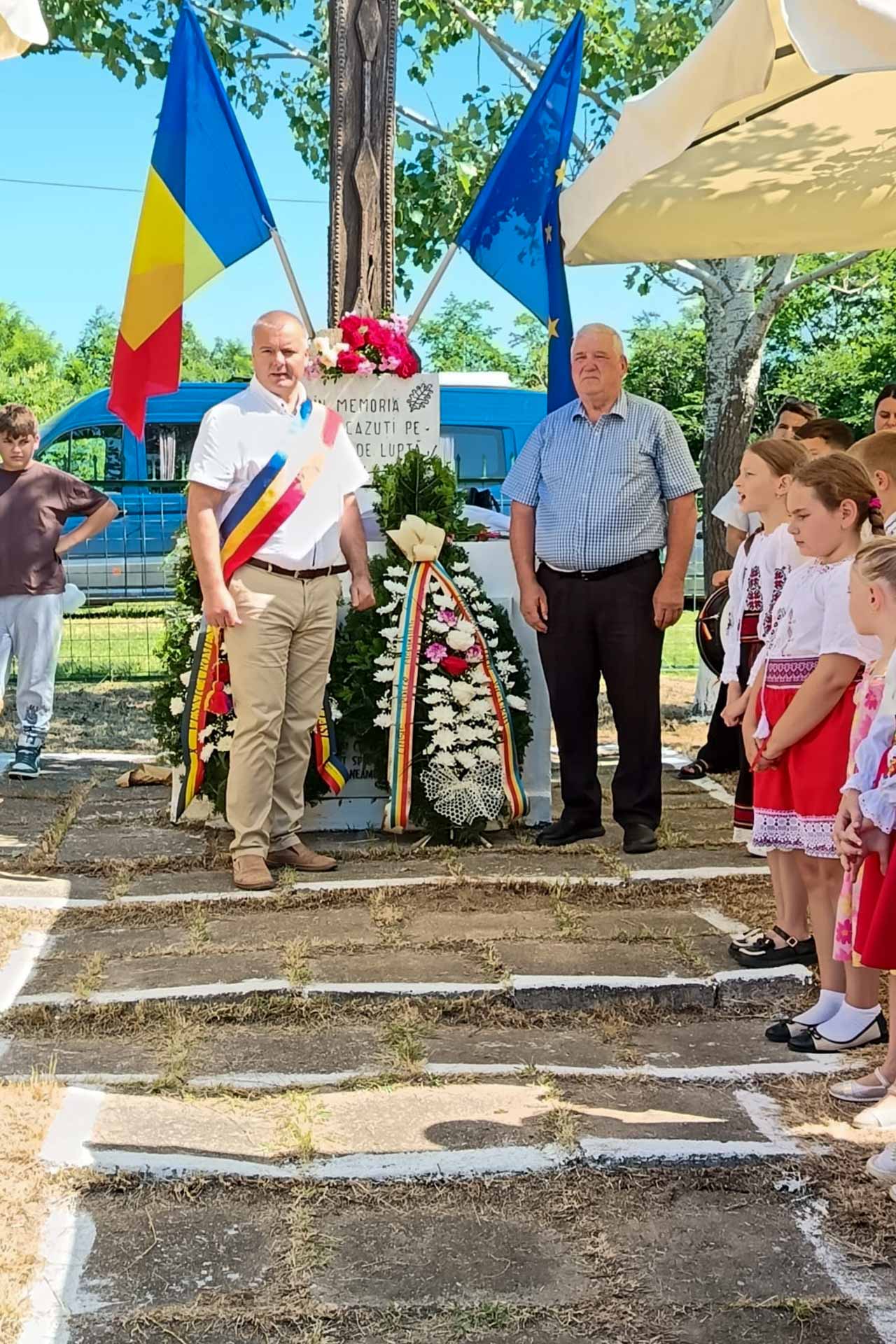 Clerici de pe ambele maluri ale Prutului au oficiat slujba de pomenire a eroilor la Stânca