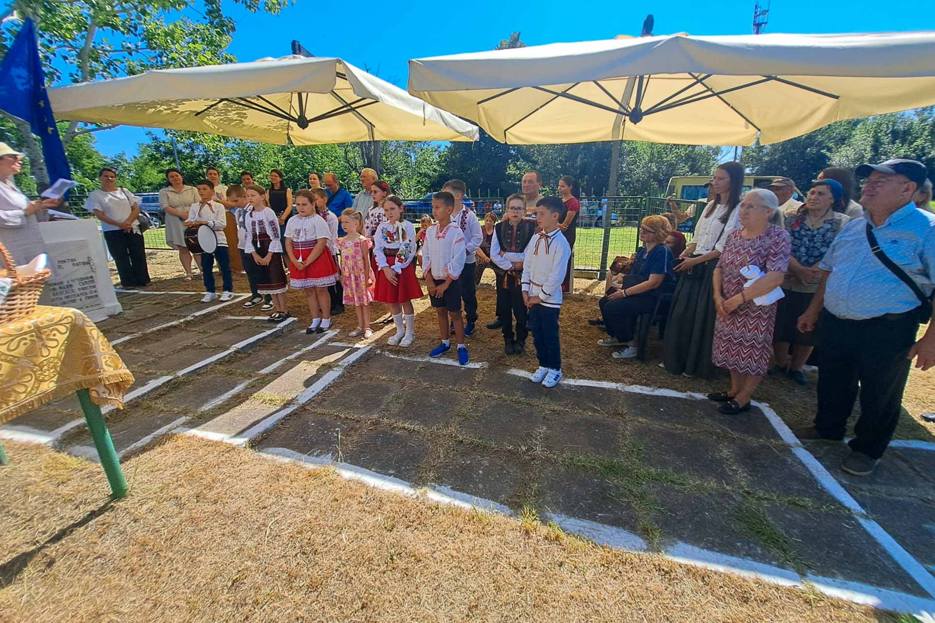 Clerici de pe ambele maluri ale Prutului au oficiat slujba de pomenire a eroilor la Stânca