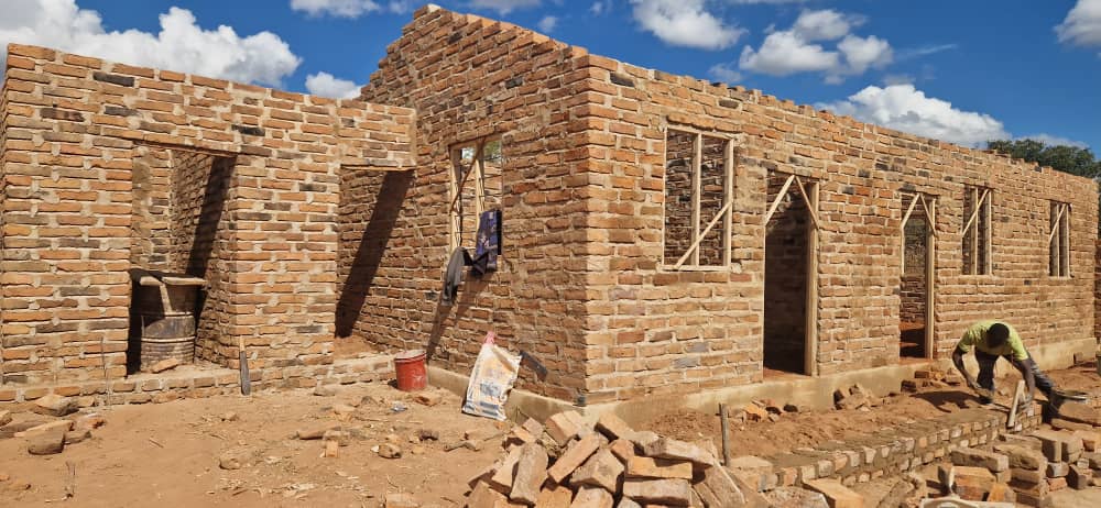 Construim o nouă grădiniță în satul Mbumi