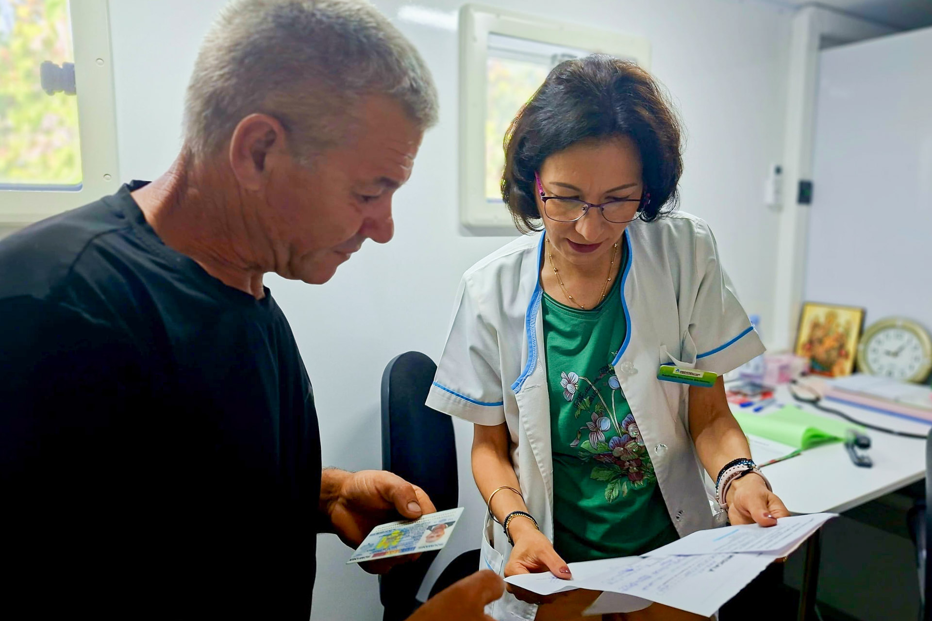 Caravană medicală la Grădinari: consultații gratuite pentru persoane vulnerabile și copii din familii defavorizate