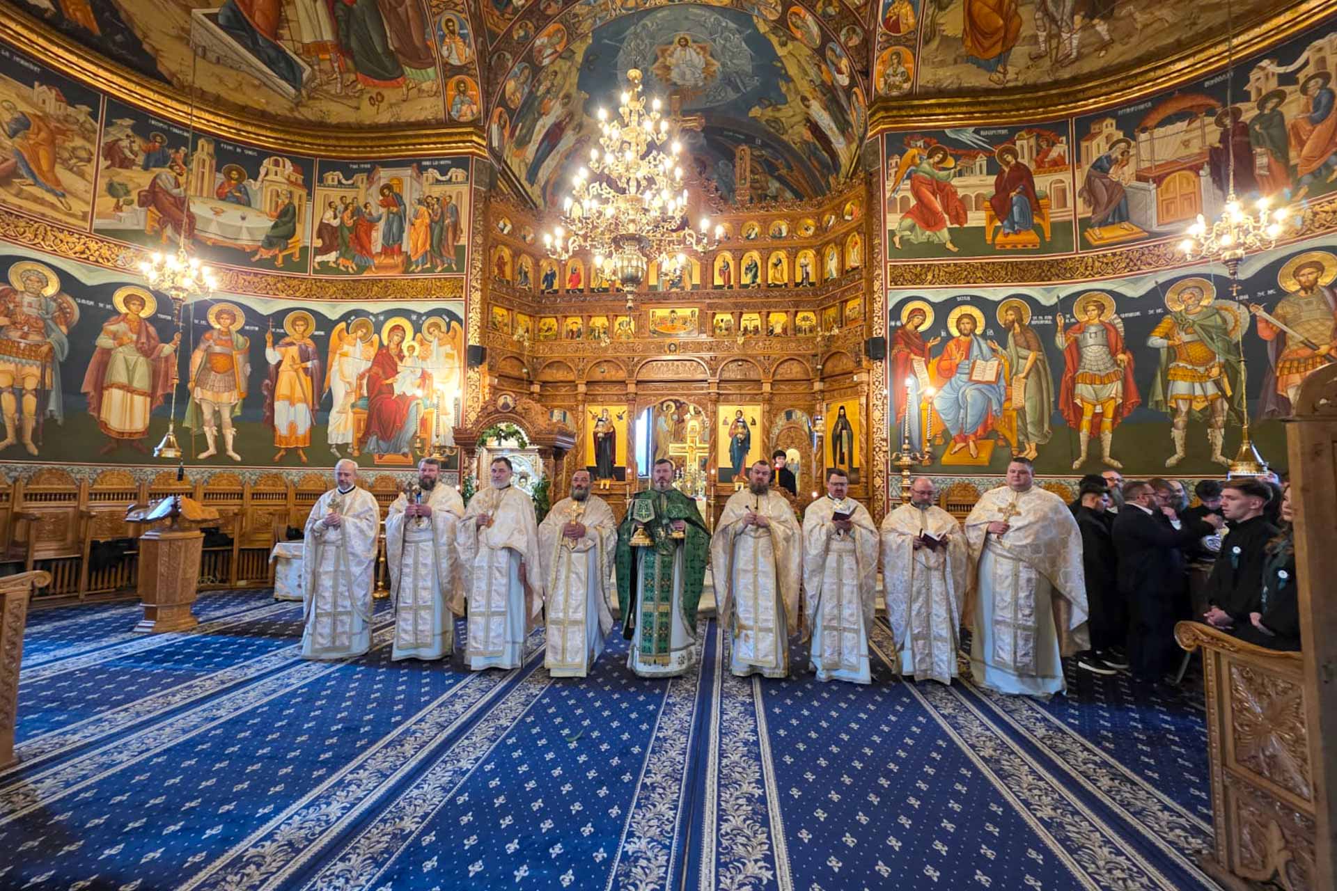 Curs festiv și binecuvântare pentru absolvenții Seminarului Teologic de la Mănăstirea Neamț