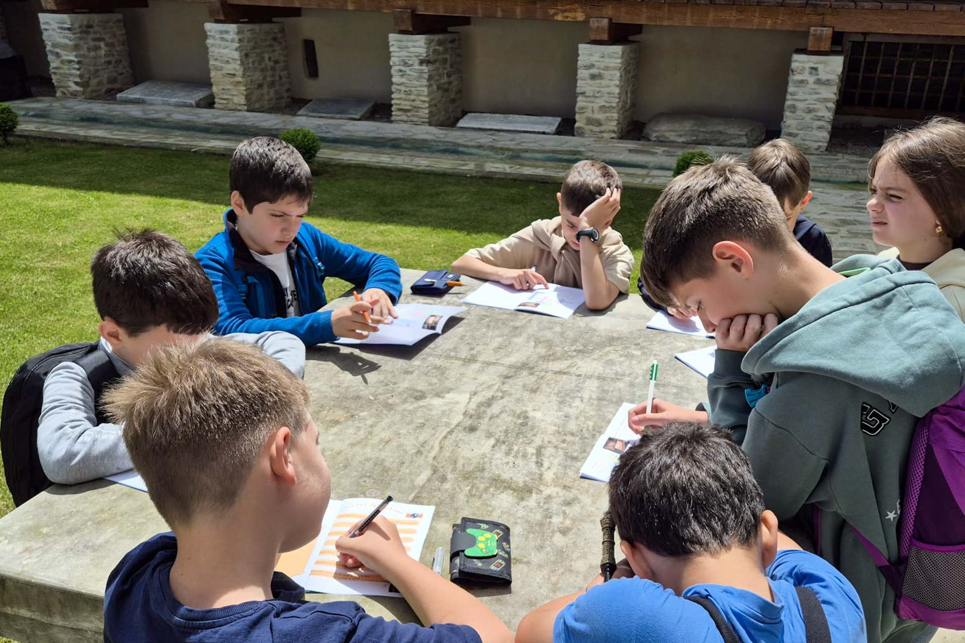 Elevii Liceului Teoretic „Varlaam Mitropolitul”, în pelerinaj educativ la Mănăstirea Secu