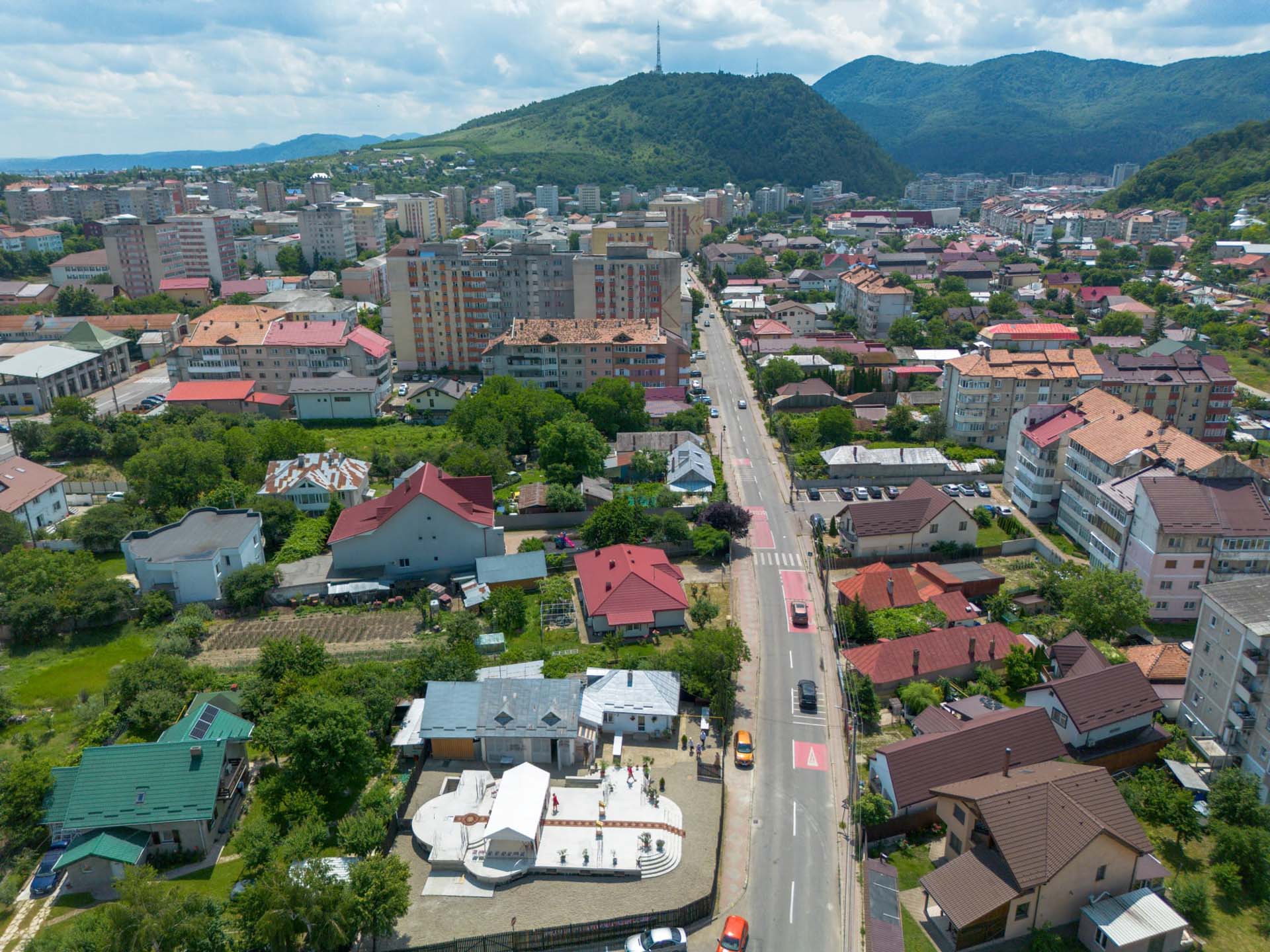 Înaltpreasfințitul Părinte Teofan a sfințit piatra de temelie a unei noi biserici în cartierul Dărmănești din Piatra-Neamț