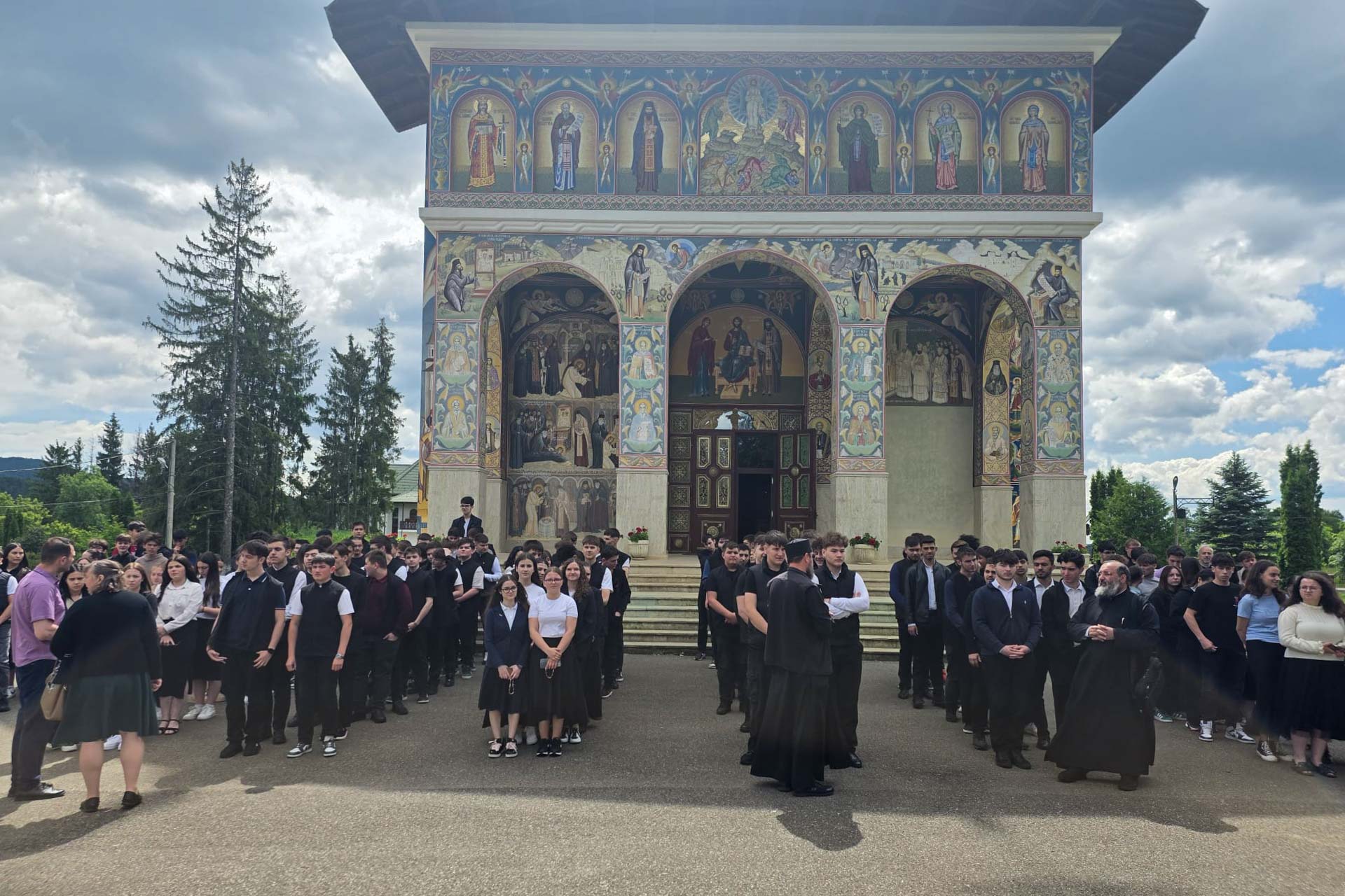 Lecție de prim ajutor și responsabilitate la Seminarul Teologic de la Mănăstirea Neamț