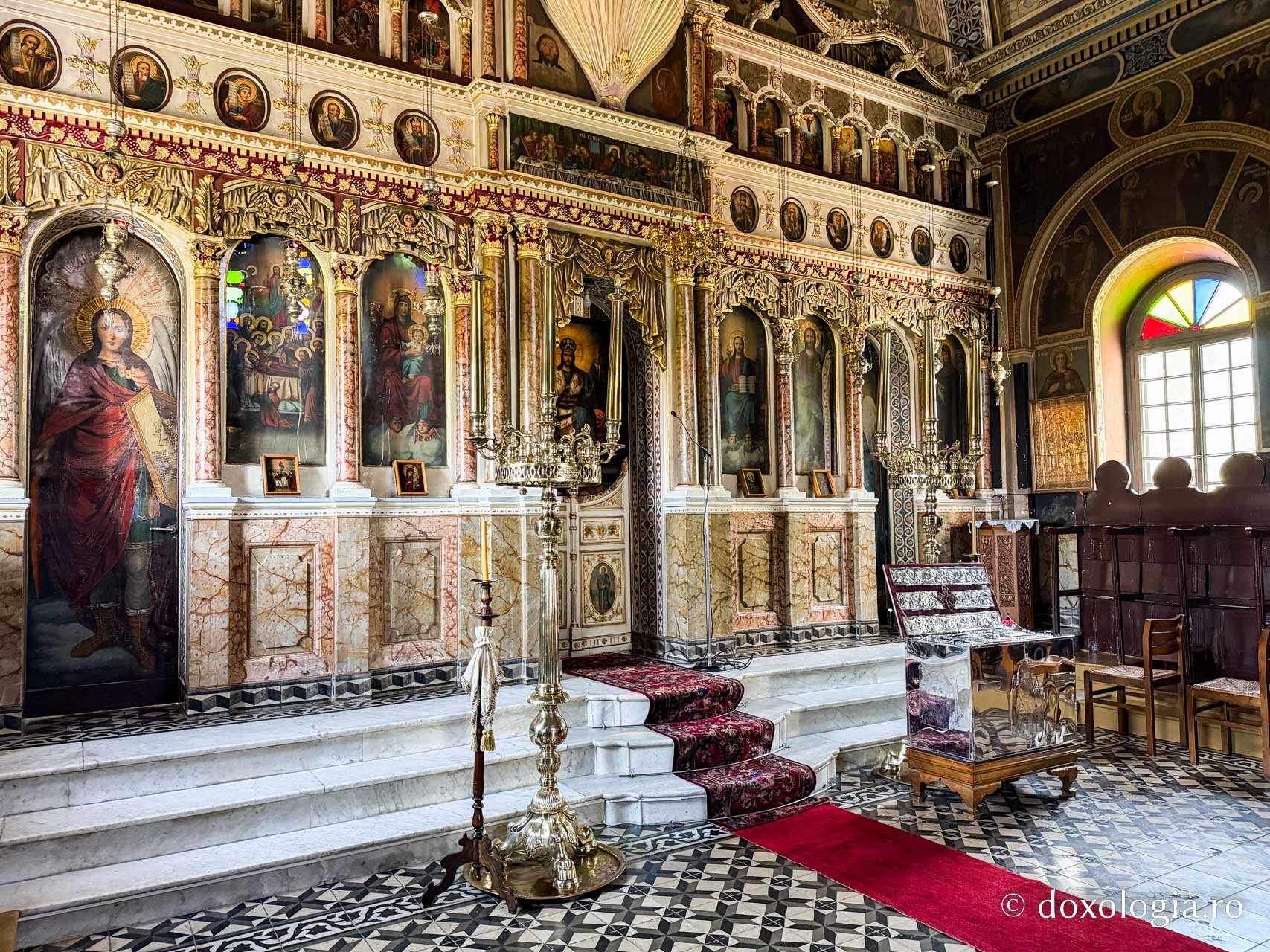 Moaștele Sfântului Cuvios Antim din Chios