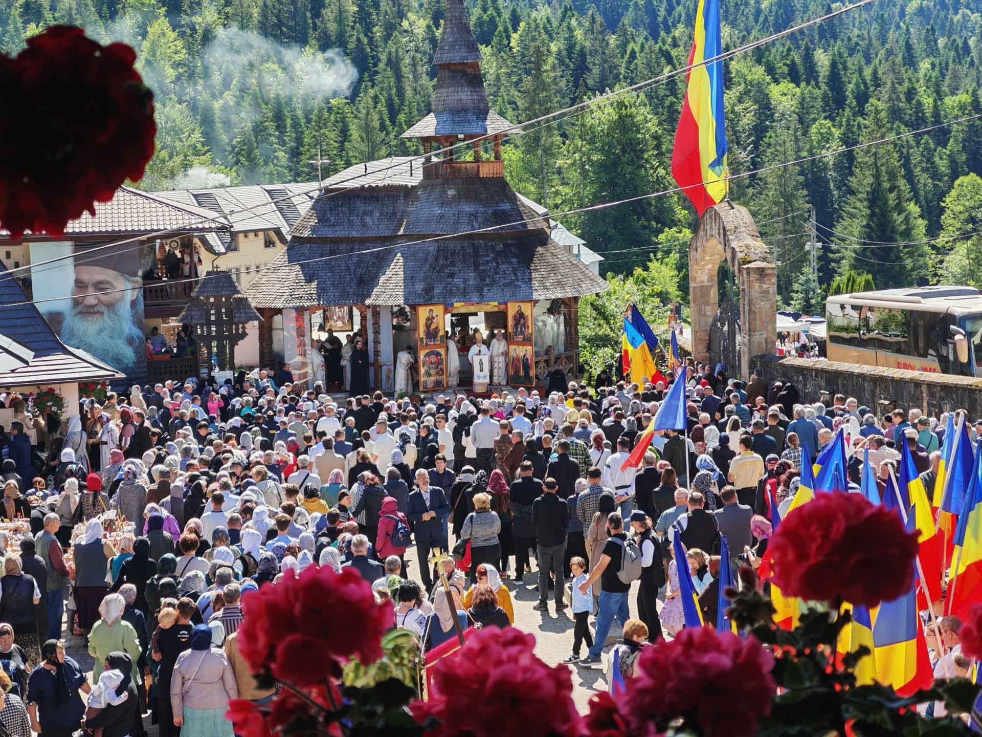Numeroși pelerini l-au pomenit pe Părintele Iustin Pârvu la 13 ani de la trecerea sa la Domnul