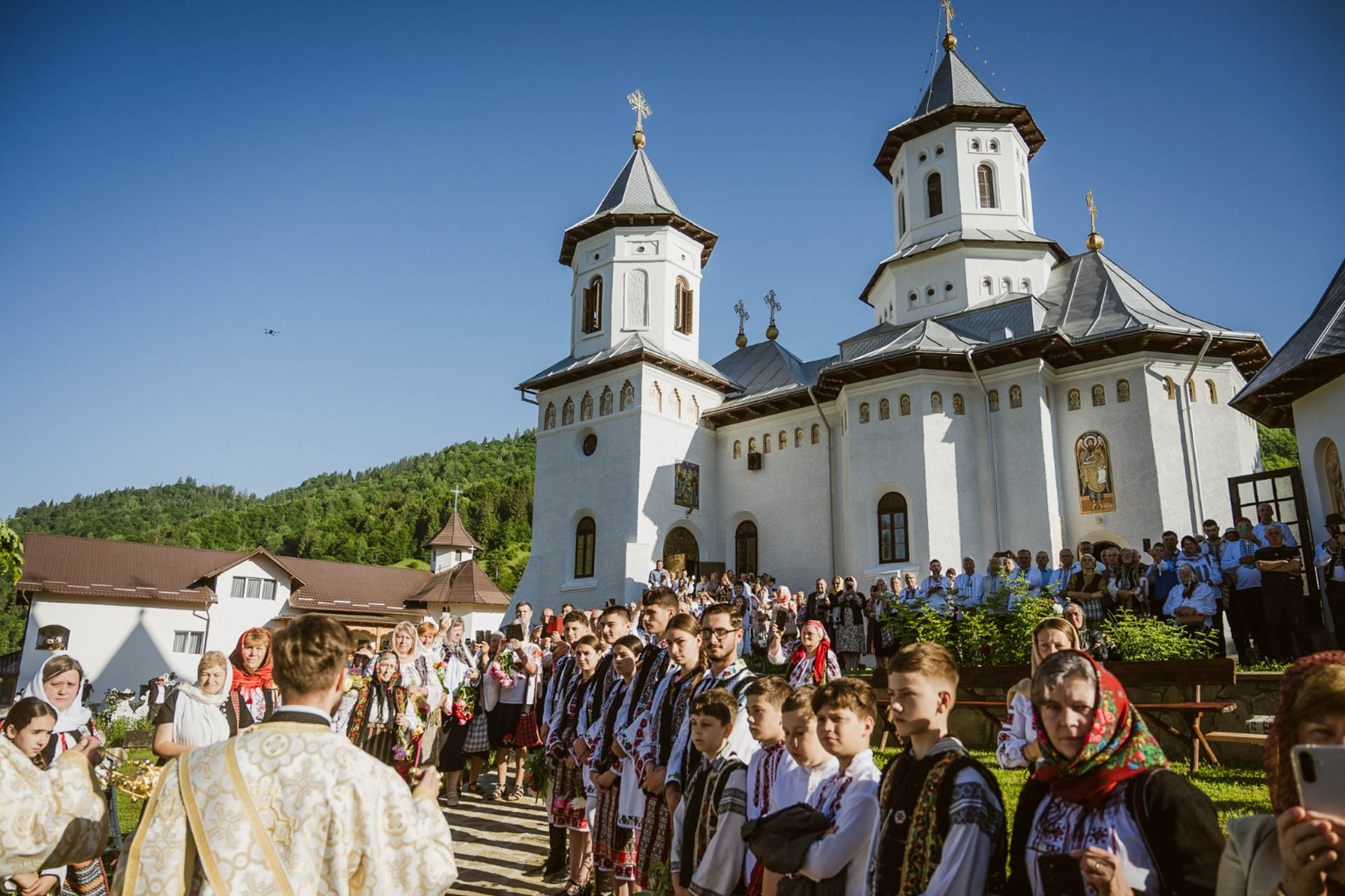 Parohia „Buna Vestire” din Popești, Farcașa, are un nou paraclis închinat Sfântului Ierarh Nectarie și Sfântului Efrem cel Nou