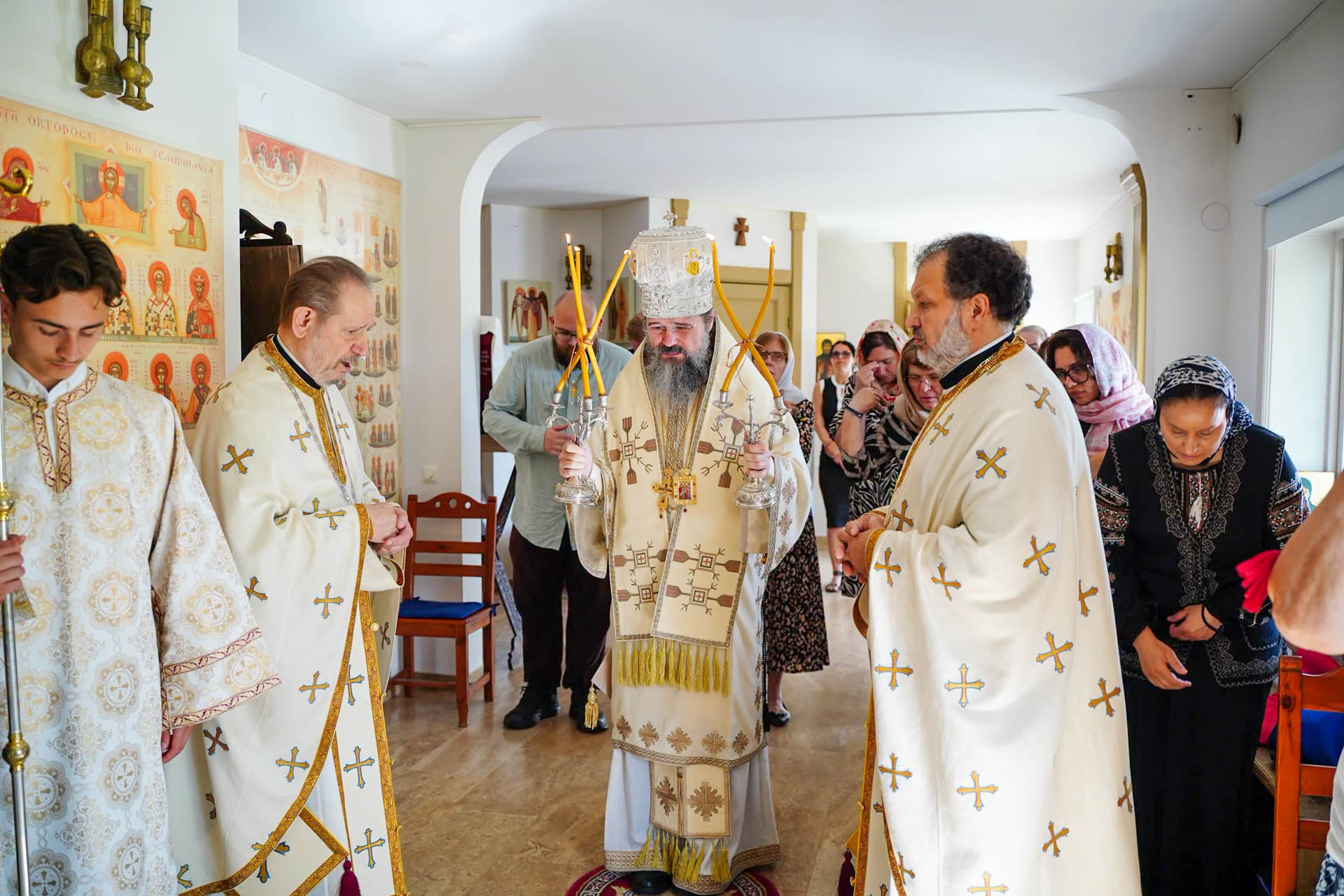 PS Macarie a slujit în Roma, Sardinia și Stockholm, în mijlocul comunităților românești