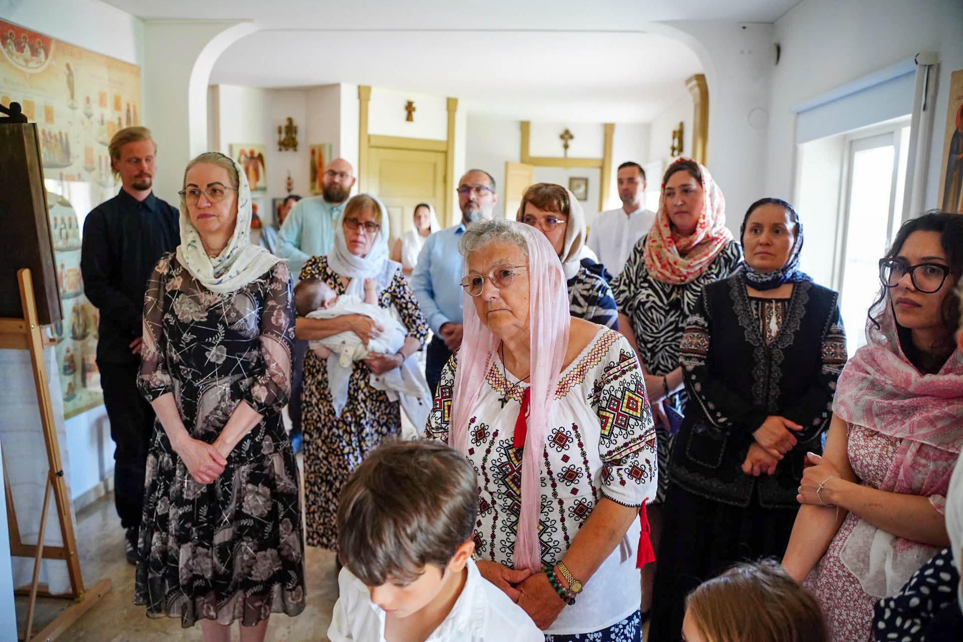 PS Macarie a slujit în Roma, Sardinia și Stockholm, în mijlocul comunităților românești