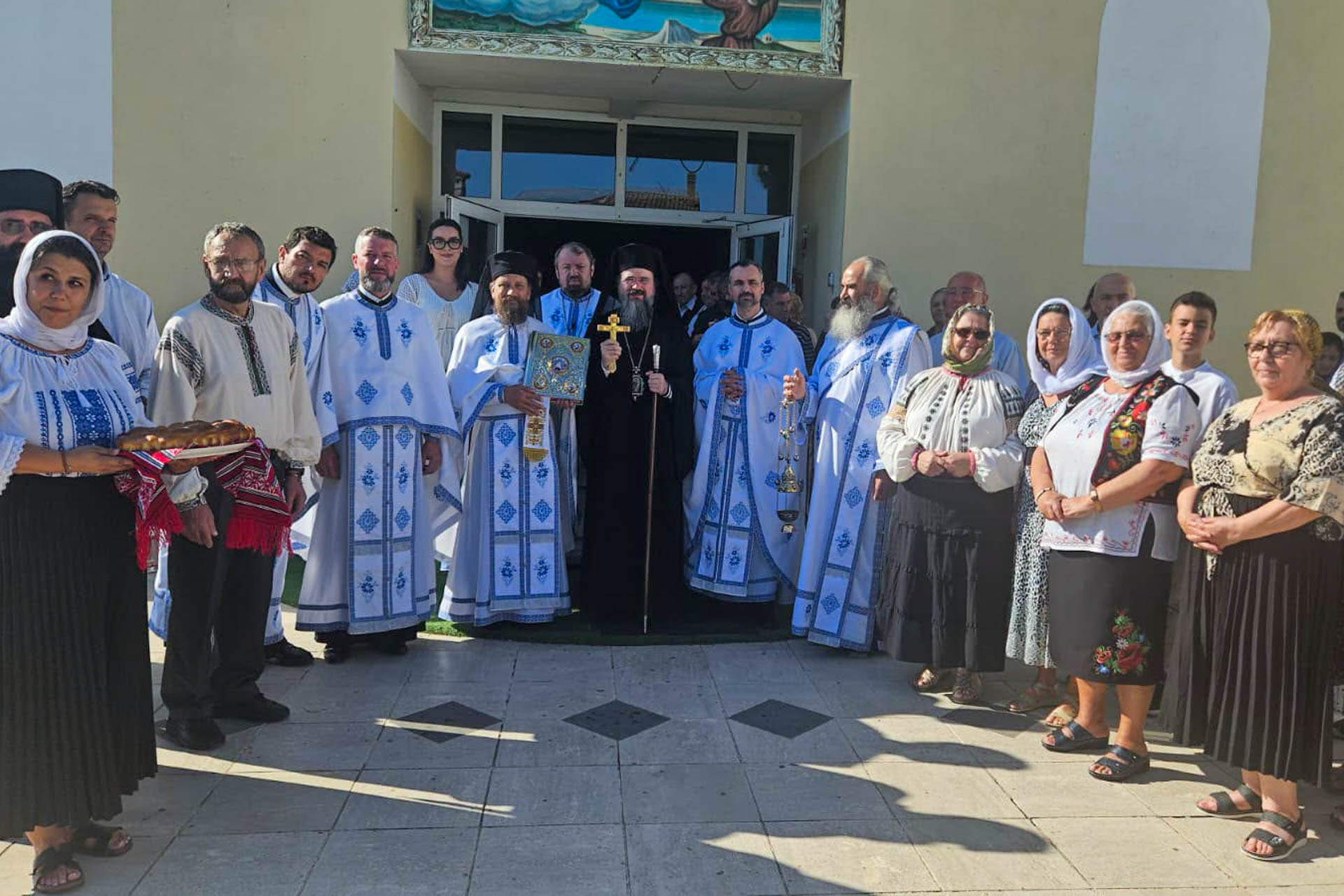 PS Macarie a slujit în Roma, Sardinia și Stockholm, în mijlocul comunităților românești
