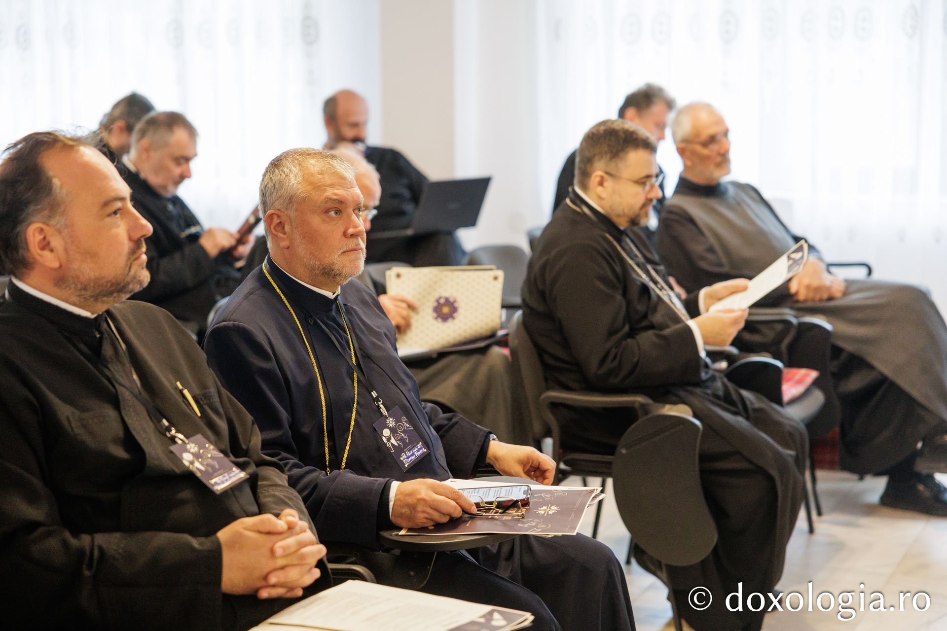 Profesori și cercetători din întreaga țară s-au întâlnit pentru a discuta despre sfințenie, la Simpozionul „Teologie și mărturie creștină în dialog”