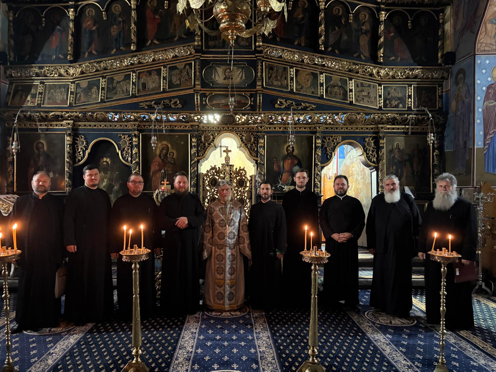 Preoții cateheți din județul Botoșani s-au întâlnit în Parohia Hudești