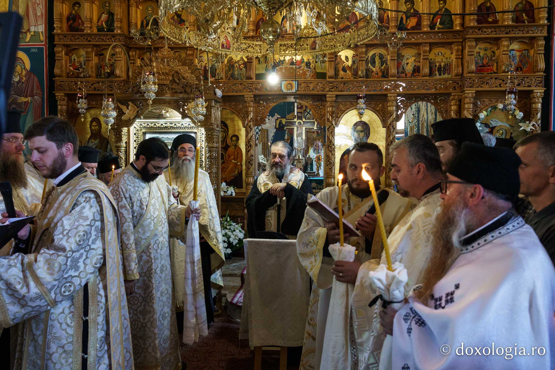 Starețul Mănăstirii Bisericani, protos. Serafim Mihali, a fost înmormântat