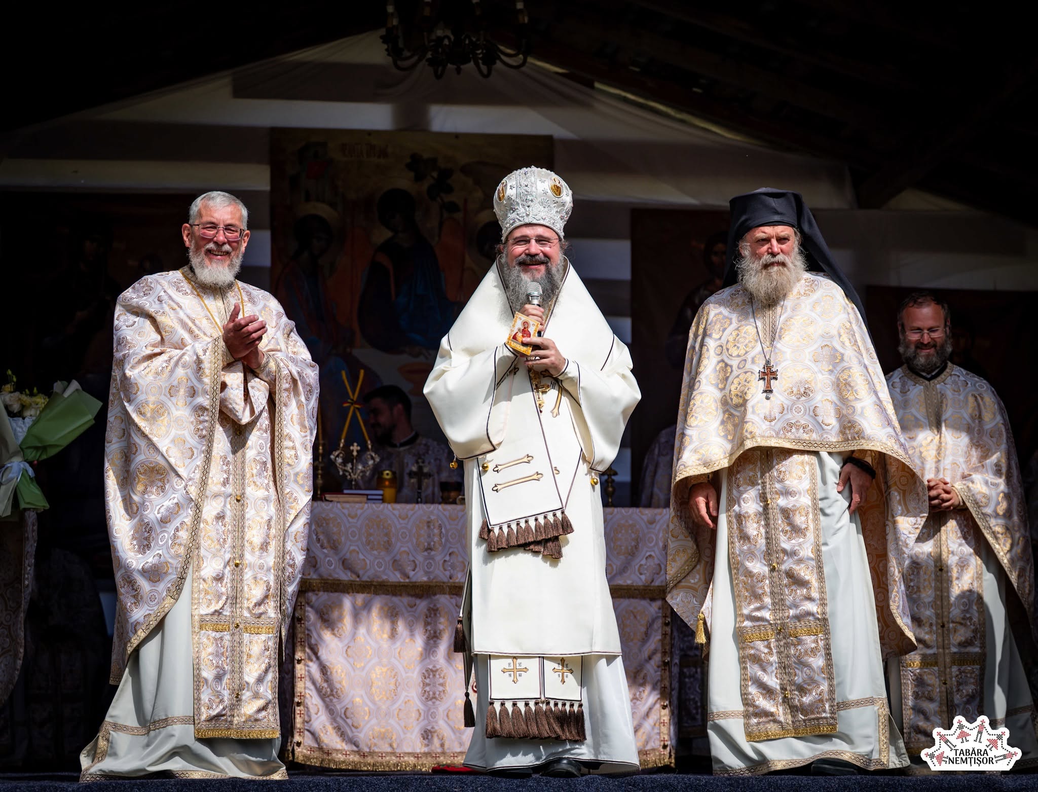 Sfatul PS Macarie către tinerii de la Nemțișor: „Să-i luminați, să-i încălziți pe cei de lângă voi, prin pilda vieții voastre!”