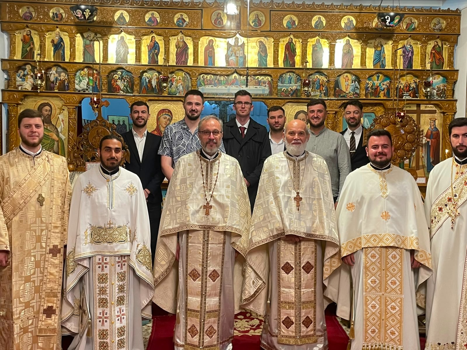 Absolvenții Liceului Teologic „Sfinții Împărați Constantin și Elena”, Promoția 2016, la ceas de revedere după 10 ani