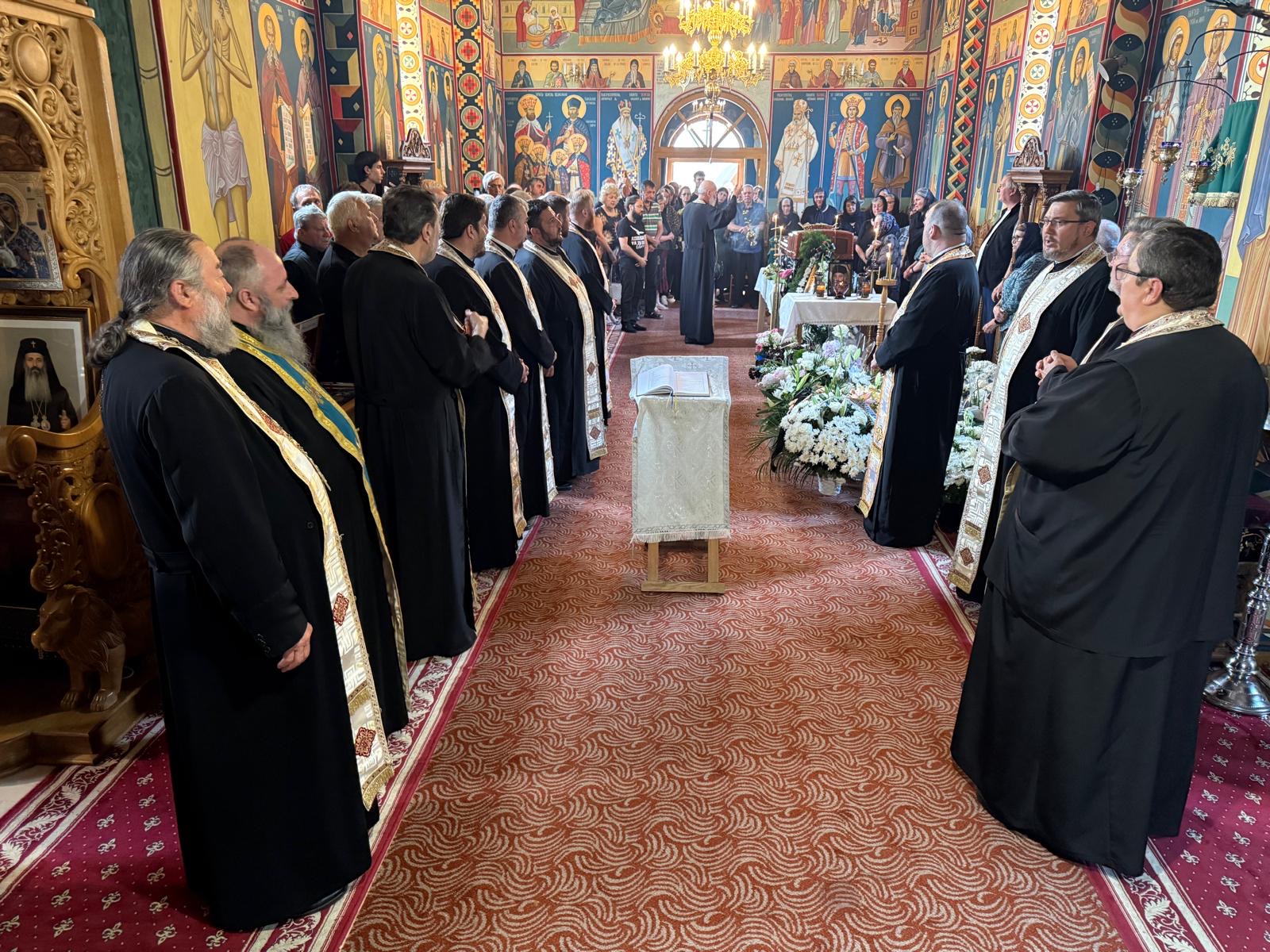 Starețul Mănăstirii Bisericani s-a mutat la cele veșnice