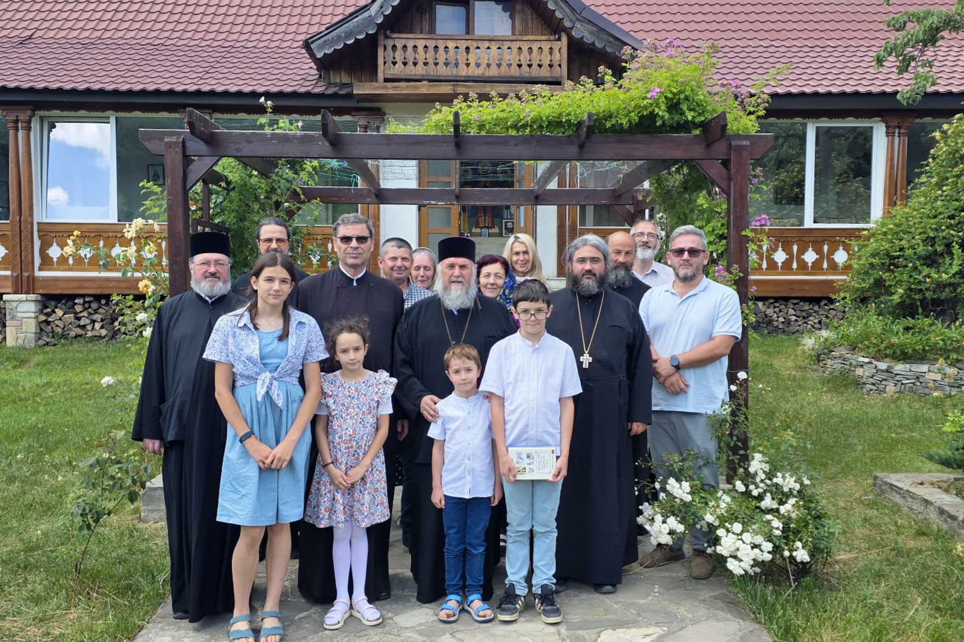 Hramul închinat Sfântului Cuvios Atanasie Athonitul, sărbătorit la Schitul Pocrov