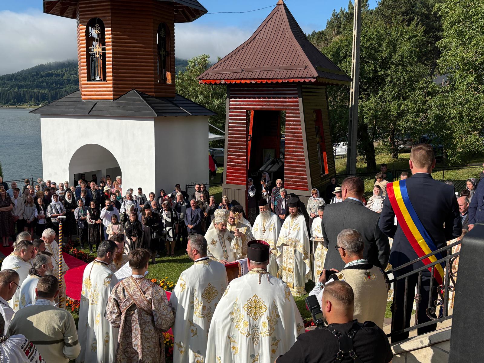 PS Nichifor Botoșăneanul a sfințit lucrările de înnoire ale Bisericii „Sfântul Mare Mucenic Dimitrie” din Călugăreni, la 53 de ani de la târnosirea locașului