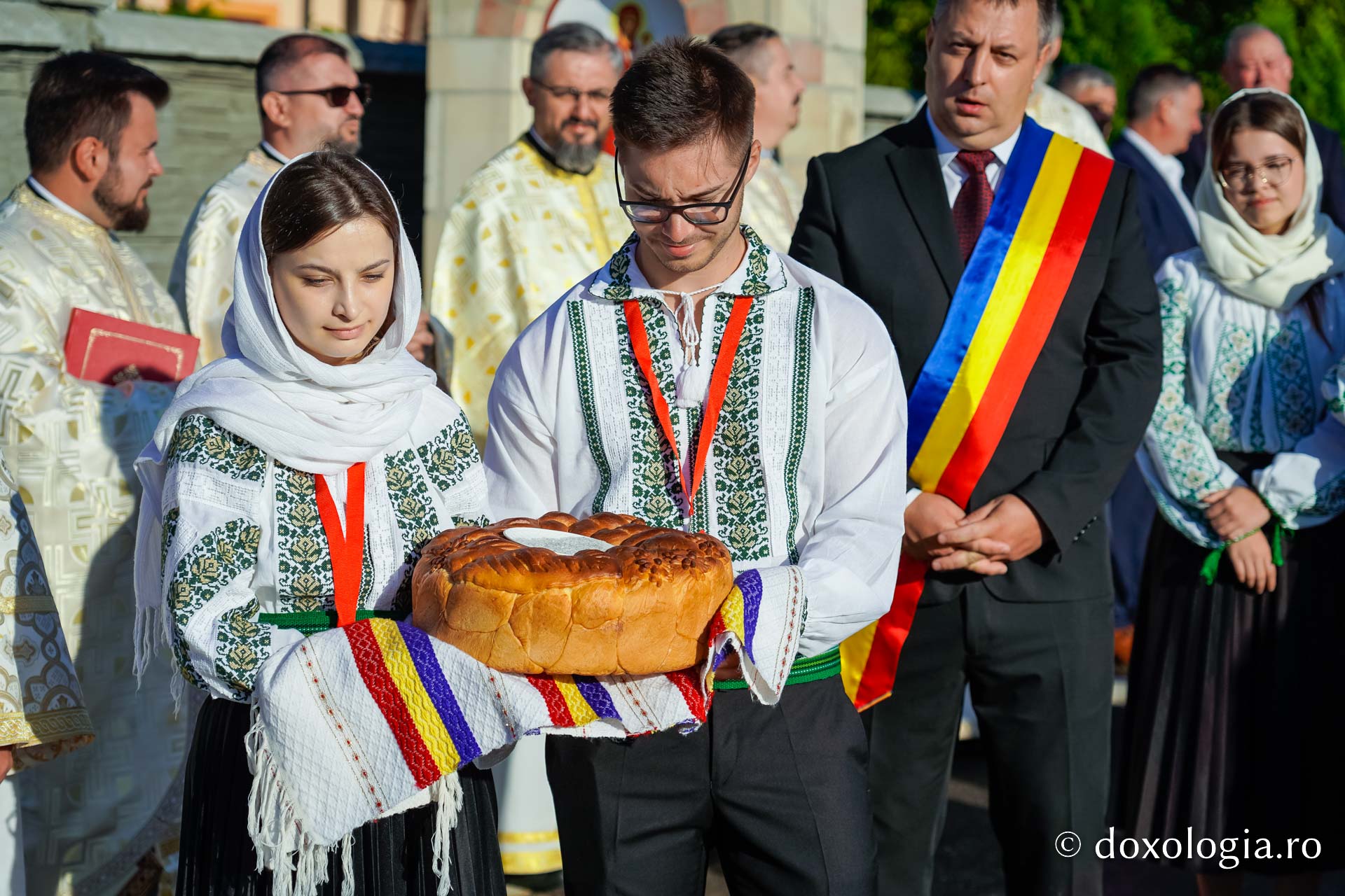 IPS Teofan a resfințit biserica Parohiei Rădeni, închinată Sfântului Mare Mucenic Serghie