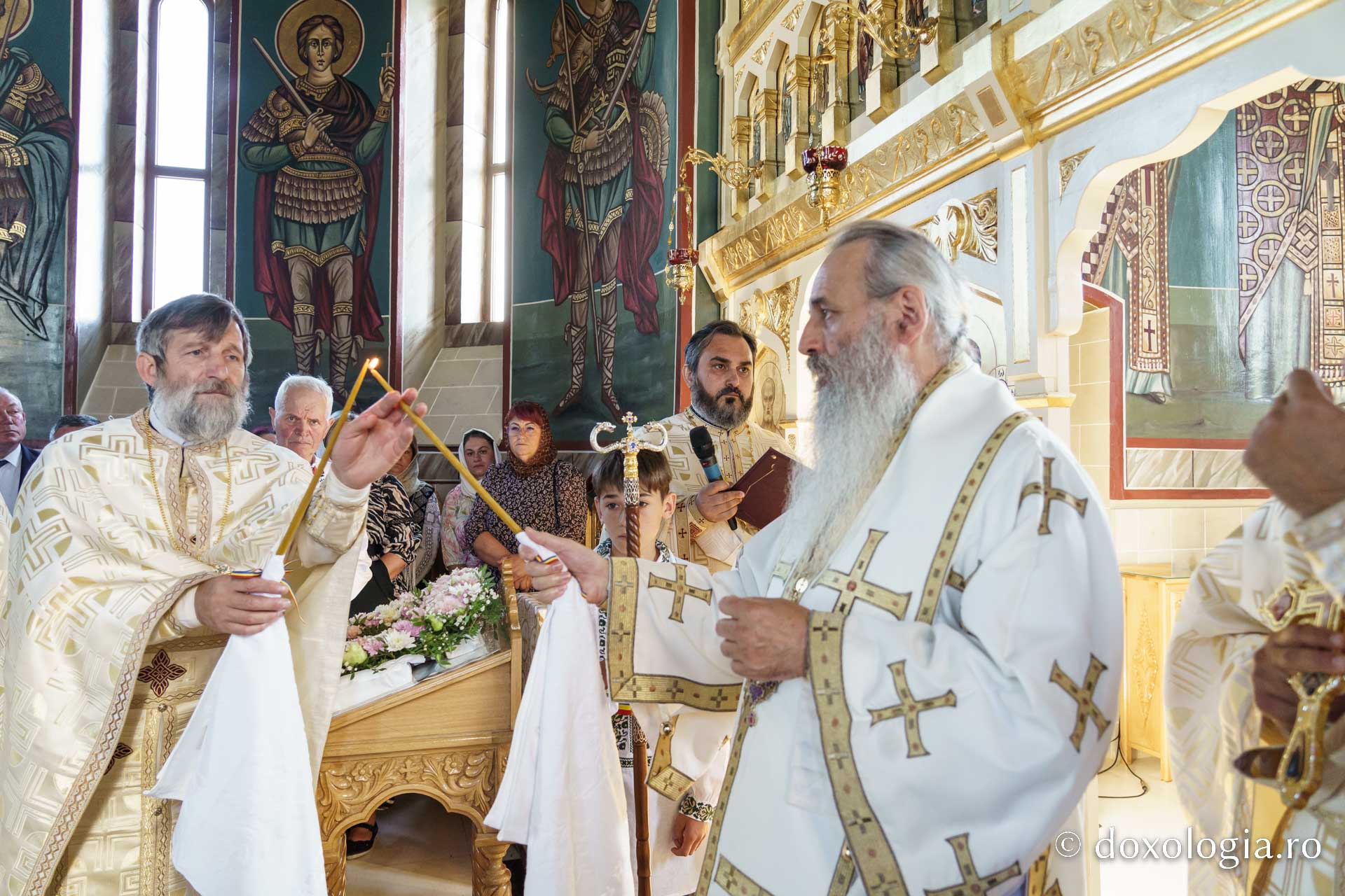 IPS Teofan a resfințit biserica Parohiei Rădeni, închinată Sfântului Mare Mucenic Serghie
