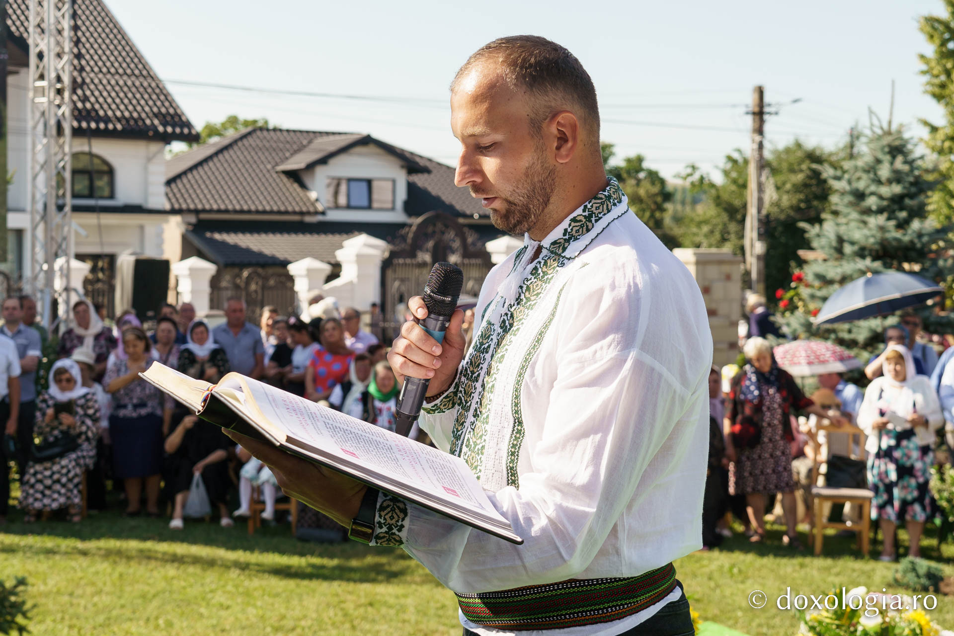 IPS Teofan a resfințit biserica Parohiei Rădeni, închinată Sfântului Mare Mucenic Serghie