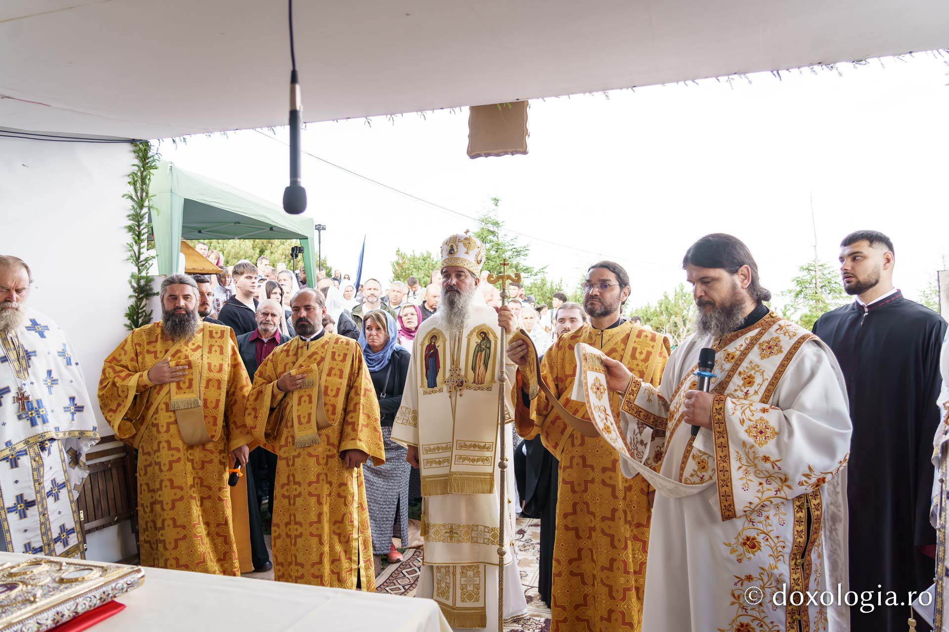 Mănăstirea Ceahlău și-a sărbătorit hramul în prezența a numeroși pelerini