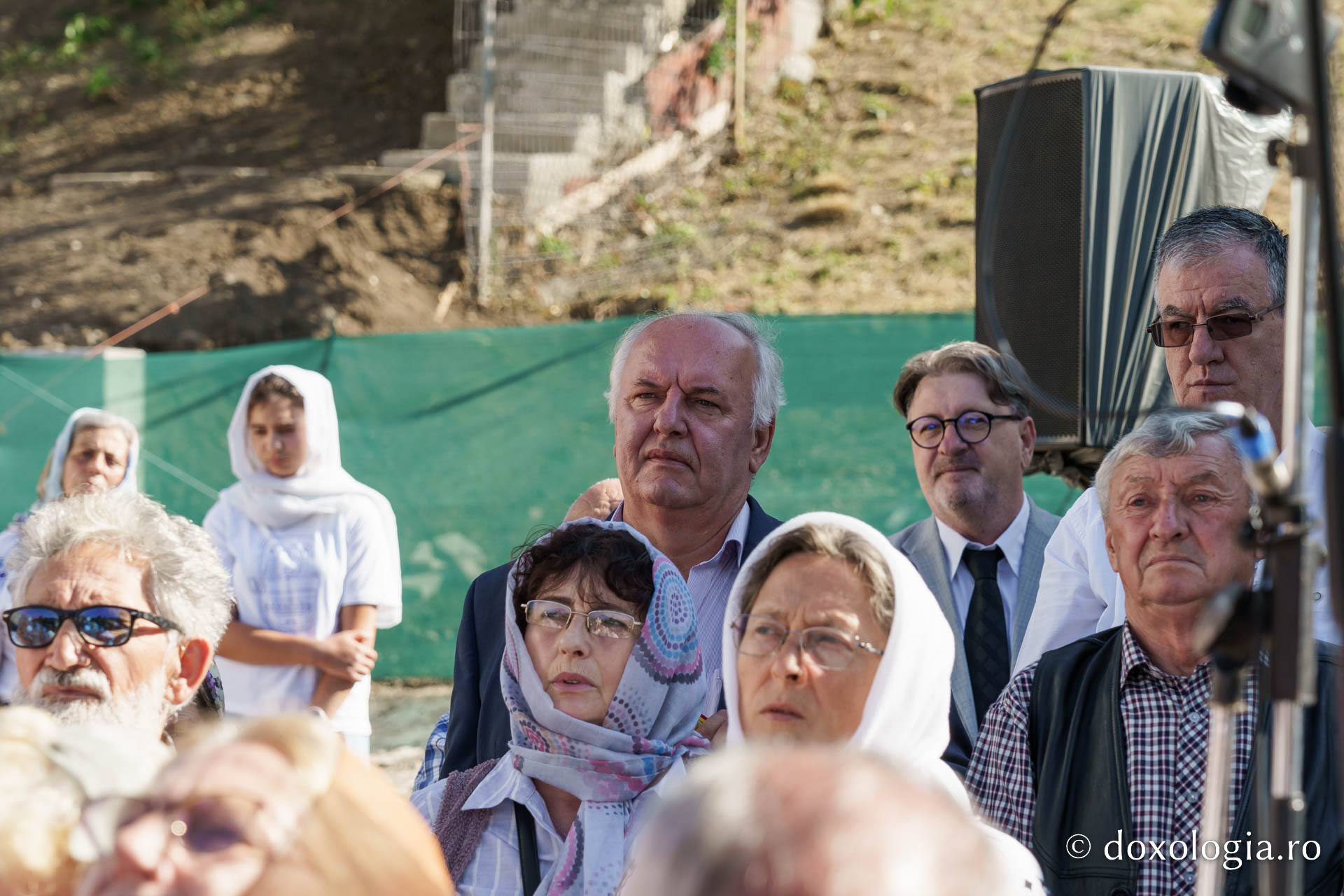 Biserica „Sfântul Ioan Botezătorul” din Piatra Neamț a fost îmbrăcată în veșmânt de har. Trei ierarhi au participat la resfințirea sfântului lăcaș
