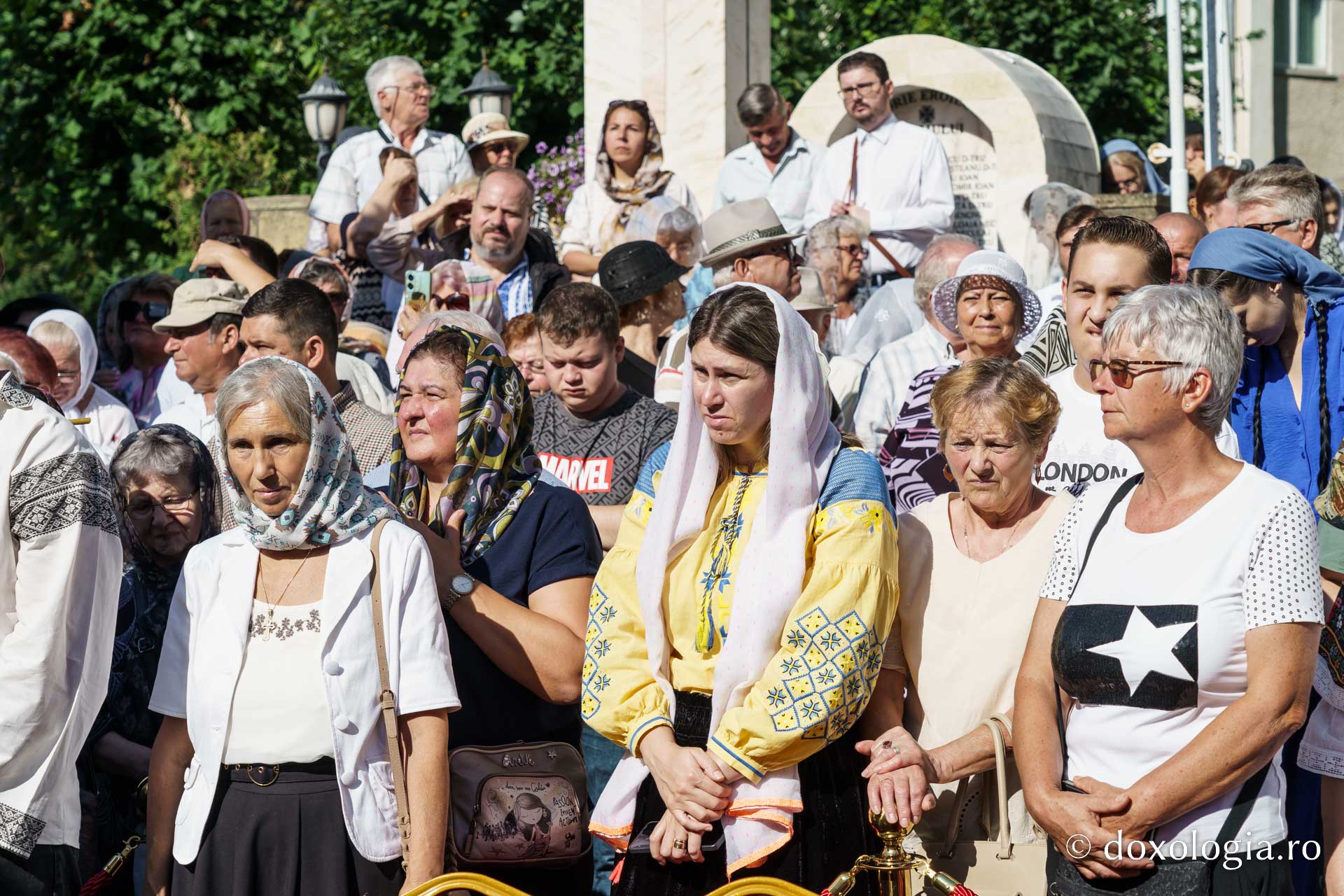 Biserica „Sfântul Ioan Botezătorul” din Piatra Neamț a fost îmbrăcată în veșmânt de har. Trei ierarhi au participat la resfințirea sfântului lăcaș