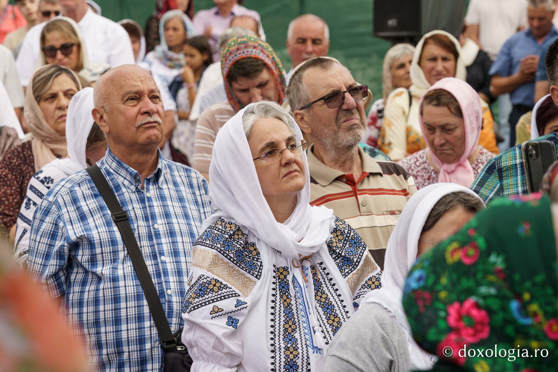 Biserica „Sfântul Ioan Botezătorul” din Piatra Neamț a fost îmbrăcată în veșmânt de har. Trei ierarhi au participat la resfințirea sfântului lăcaș