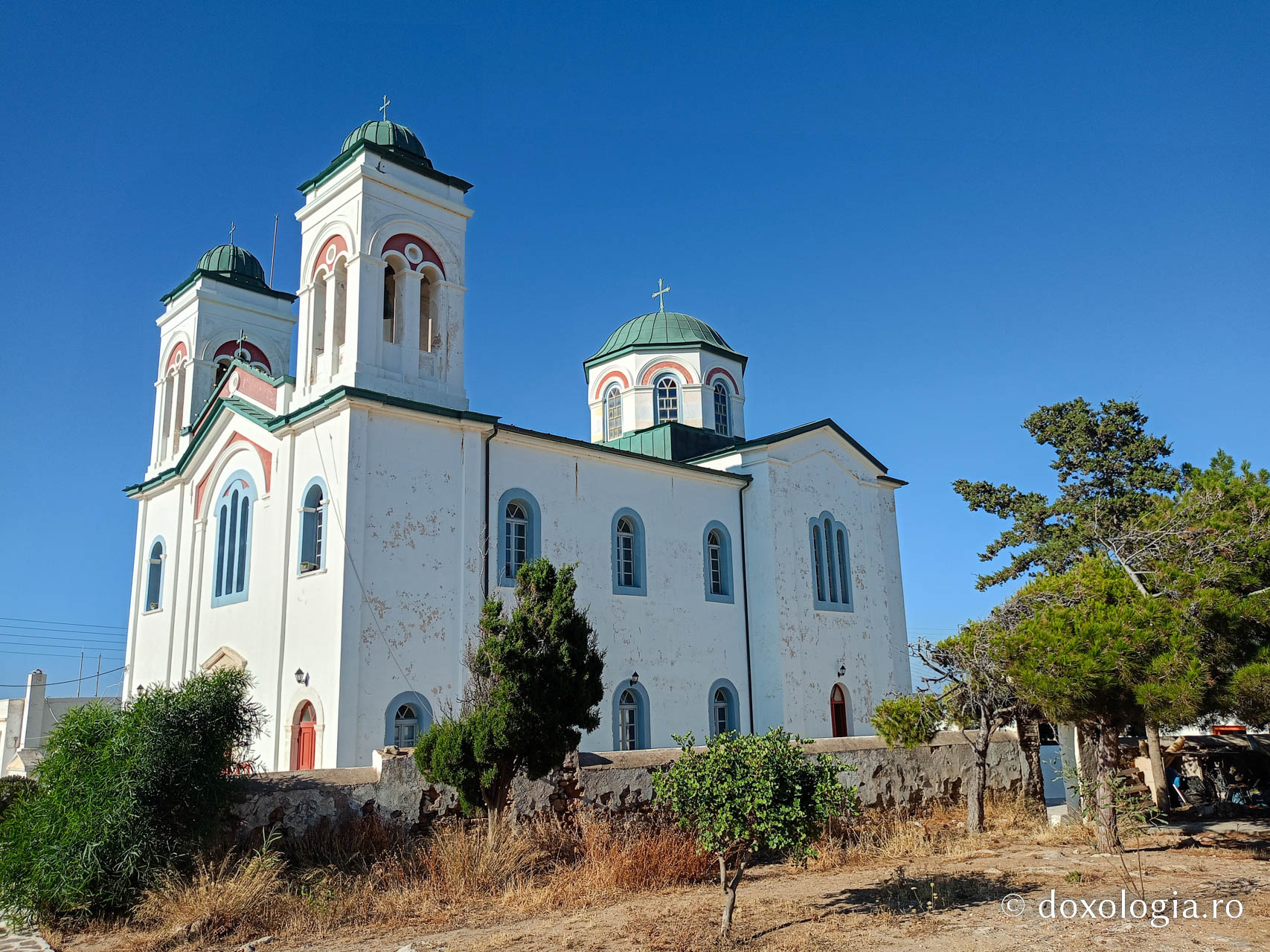 Pași de pelerin la Biserica „Panaghia Faneromeni” din Naousa, Insula Paros