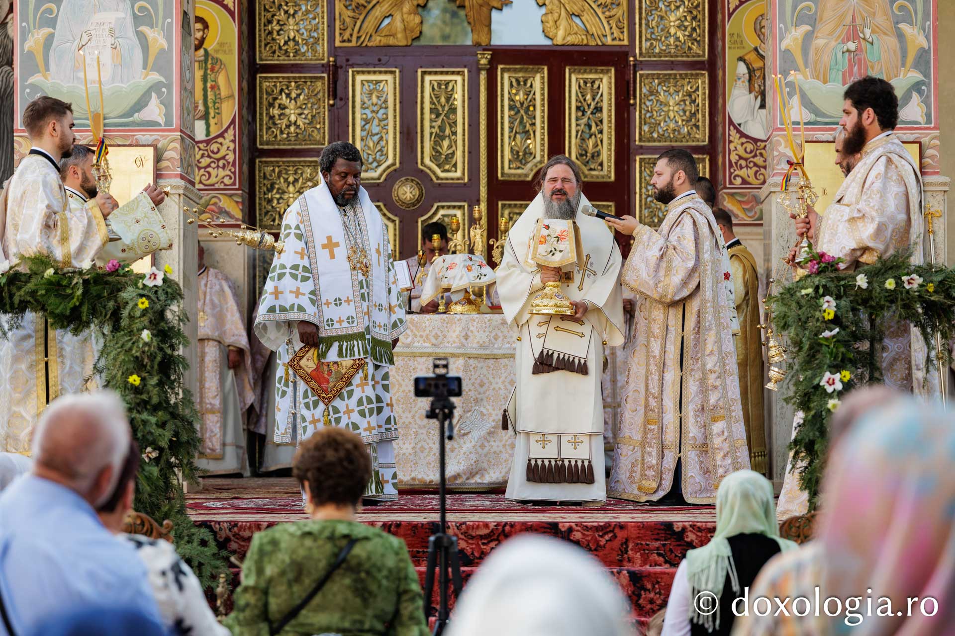 Seminarul Teologic „Veniamin Costachi” și-a sărbătorit ocrotitorul, pe Sfântul Ioan Iacob Hozevitul