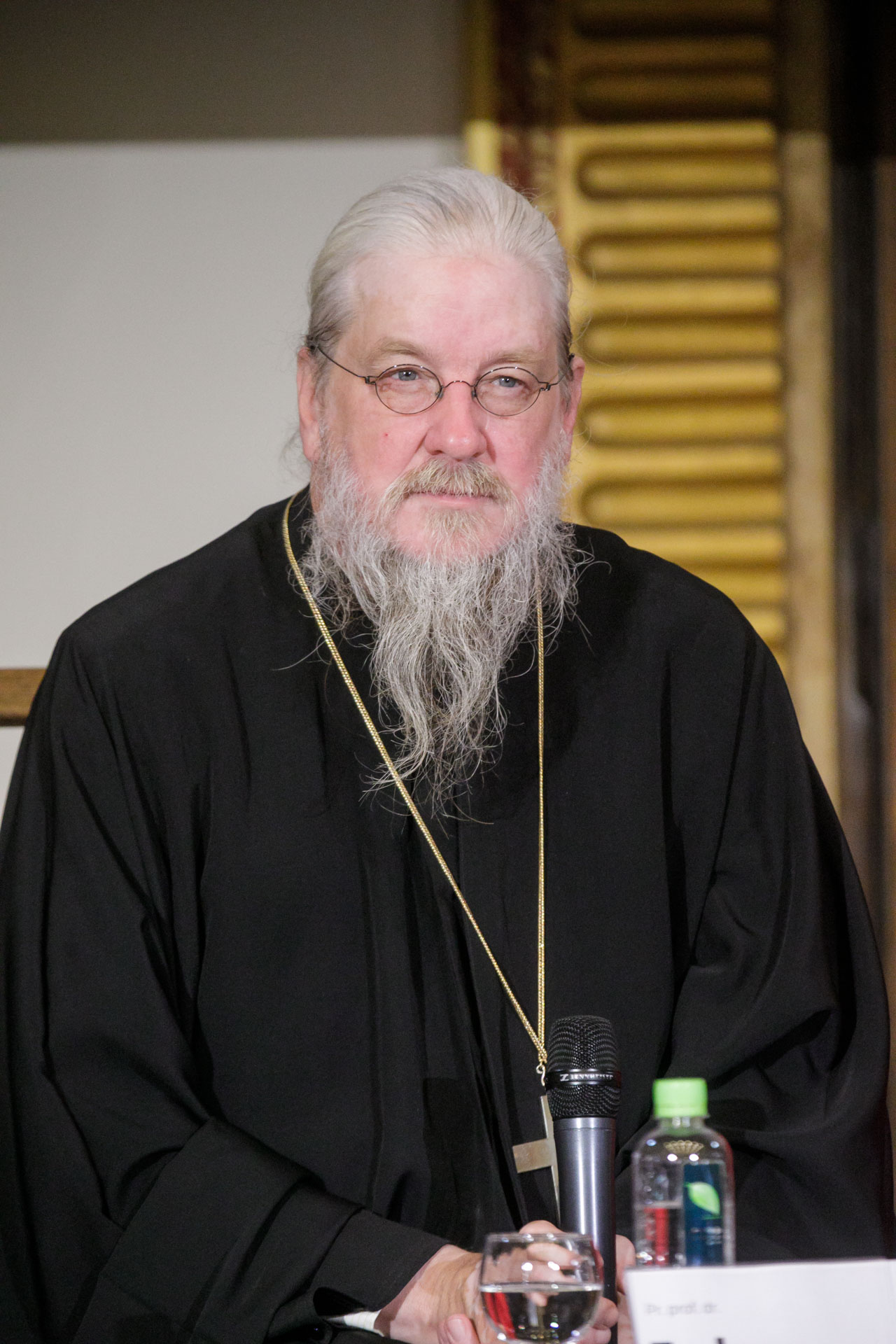 Pr. John Behr