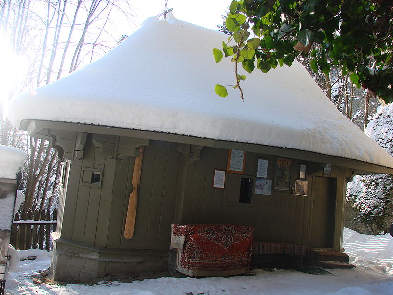 Biserica de lemn cu hramul Schimbarea la Față de la schitul Sihla