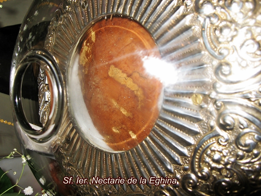 Moaștele Sfântului Ierarh Nectarie de la Eghina