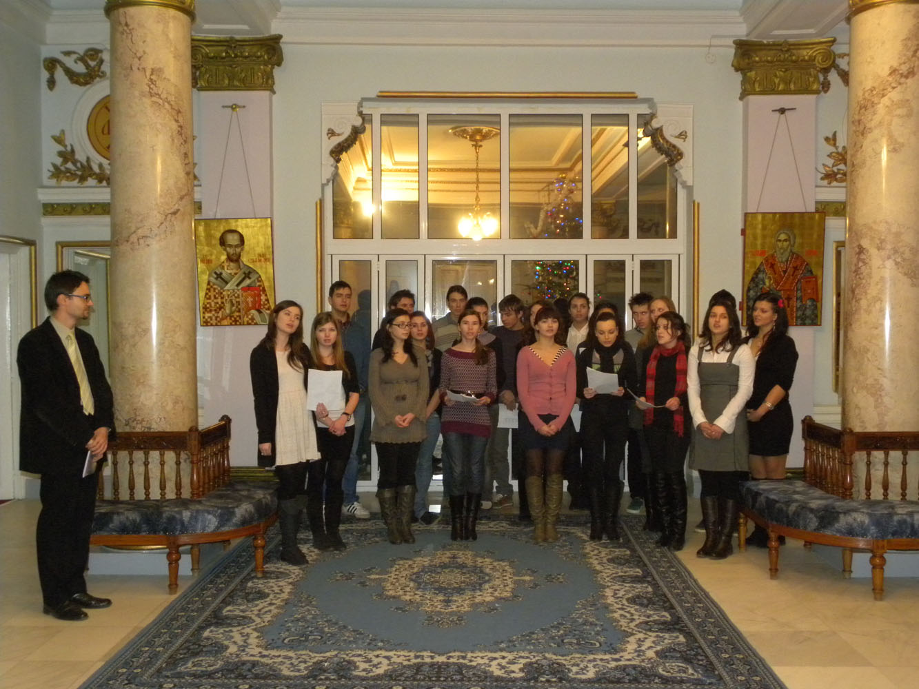 Colindători la IPS Teofan - Colegiul Național Emil Racoviță Iași - Prof. Religie Mihai Ilaș Colindători la IPS Teofan - Colegiul Național Emil Racoviță Iași - Prof. Religie Mihai Ilaș