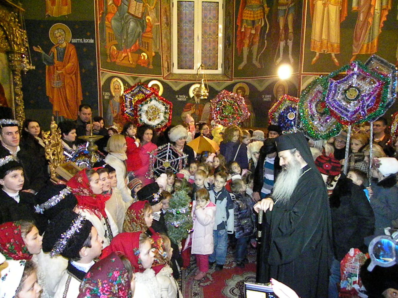 Colindători la IPS Teofan - Asociația Comunio - Burdea Eugenia Colindători la IPS Teofan - Asociația Comunio - Burdea Eugenia