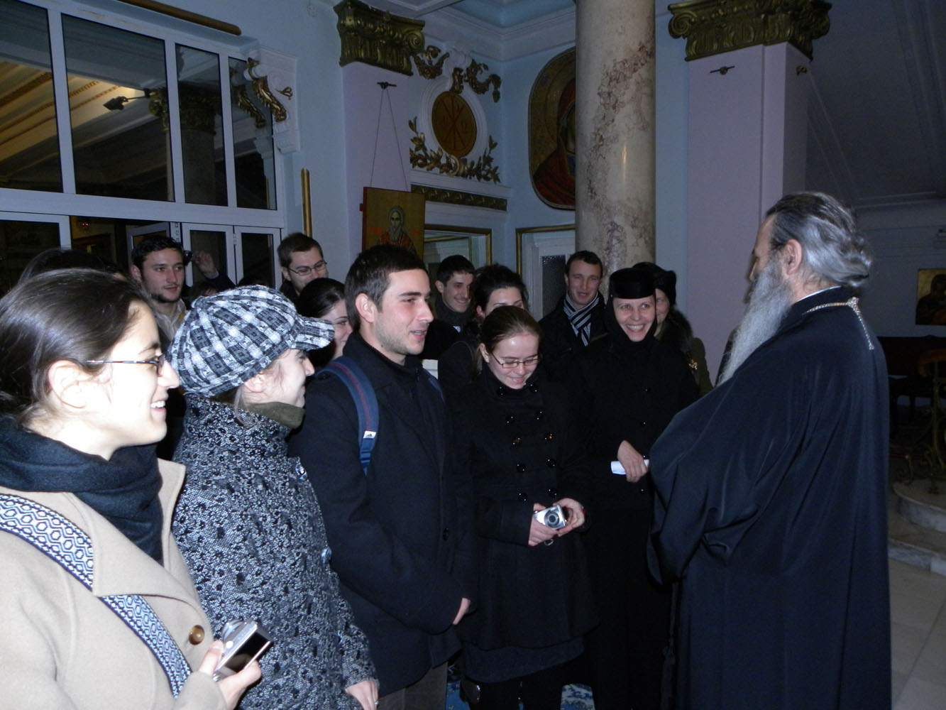 Colindători la IPS Teofan - Teologie didactică anul II Colindători la IPS Teofan - Teologie didactică anul II