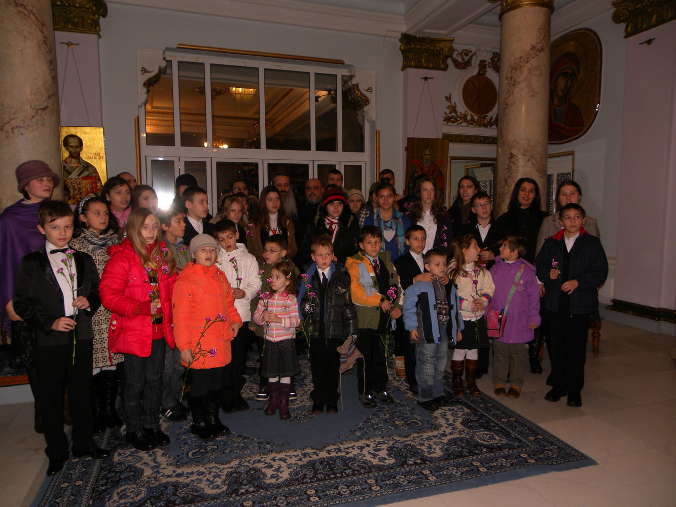 Colindători la IPS Teofan - Corul Bisericii Sf. Nectarie Iași - Pr. Lehaci Colindători la IPS Teofan - Corul Bisericii Sf. Nectarie Iași - Pr. Lehaci