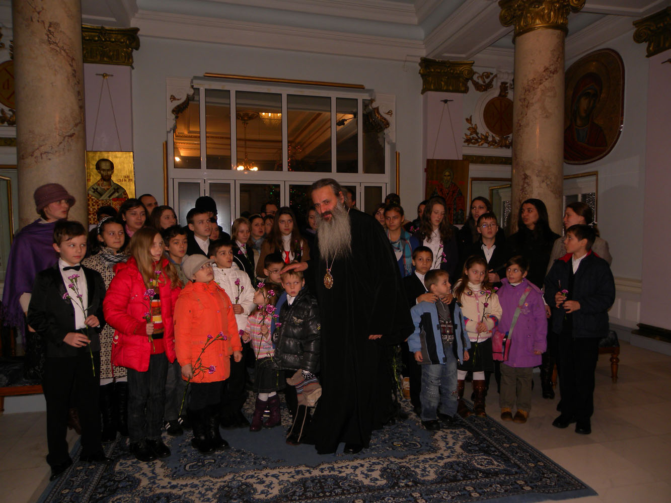 Colindători la IPS Teofan - Corul Bisericii Sf. Nectarie Iași - Pr. Lehaci Colindători la IPS Teofan - Corul Bisericii Sf. Nectarie Iași - Pr. Lehaci